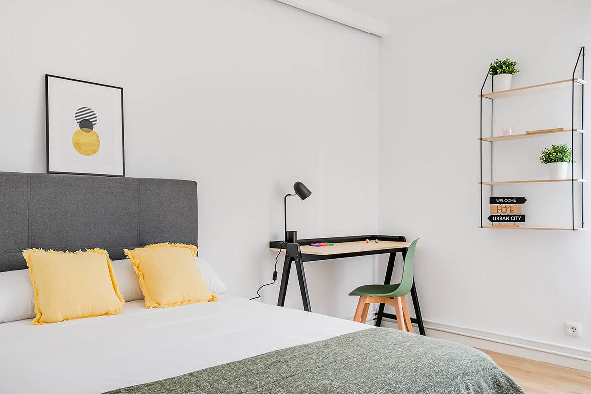 Habitación privada VI en Avenida General Palacio 2/19