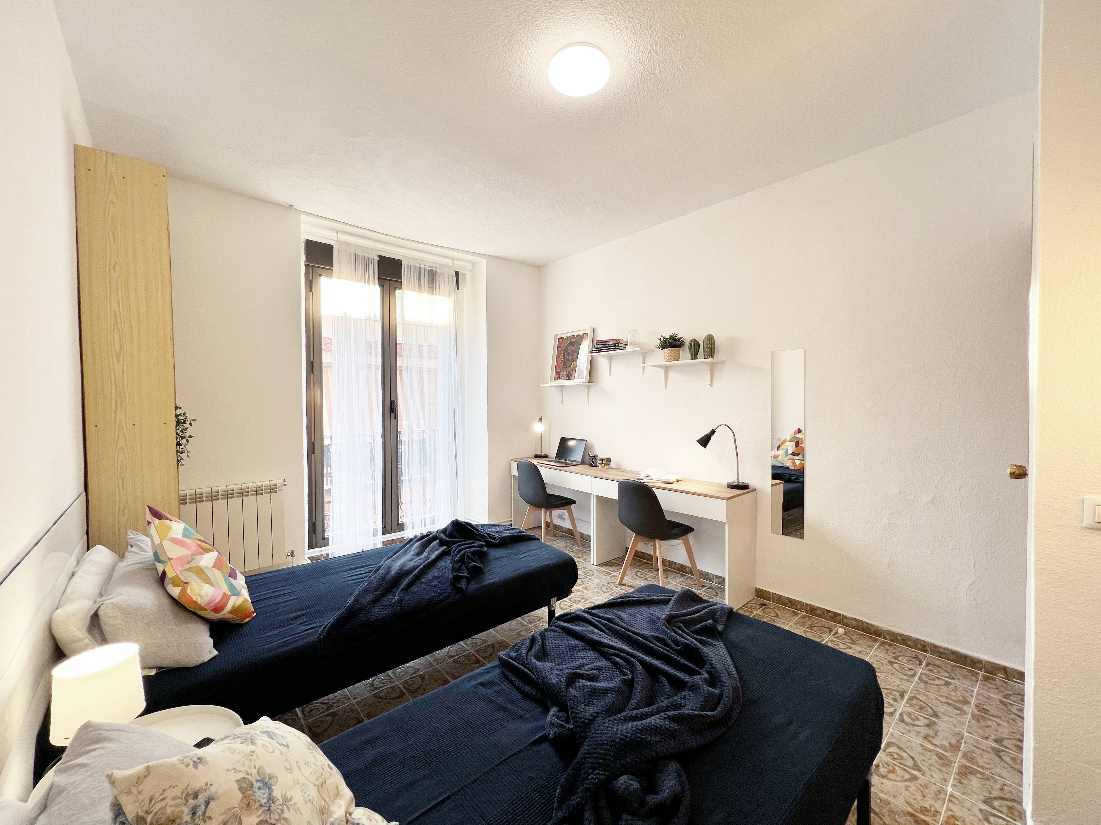 Habitación privada VII en Calle del Dos de Mayo 1/20