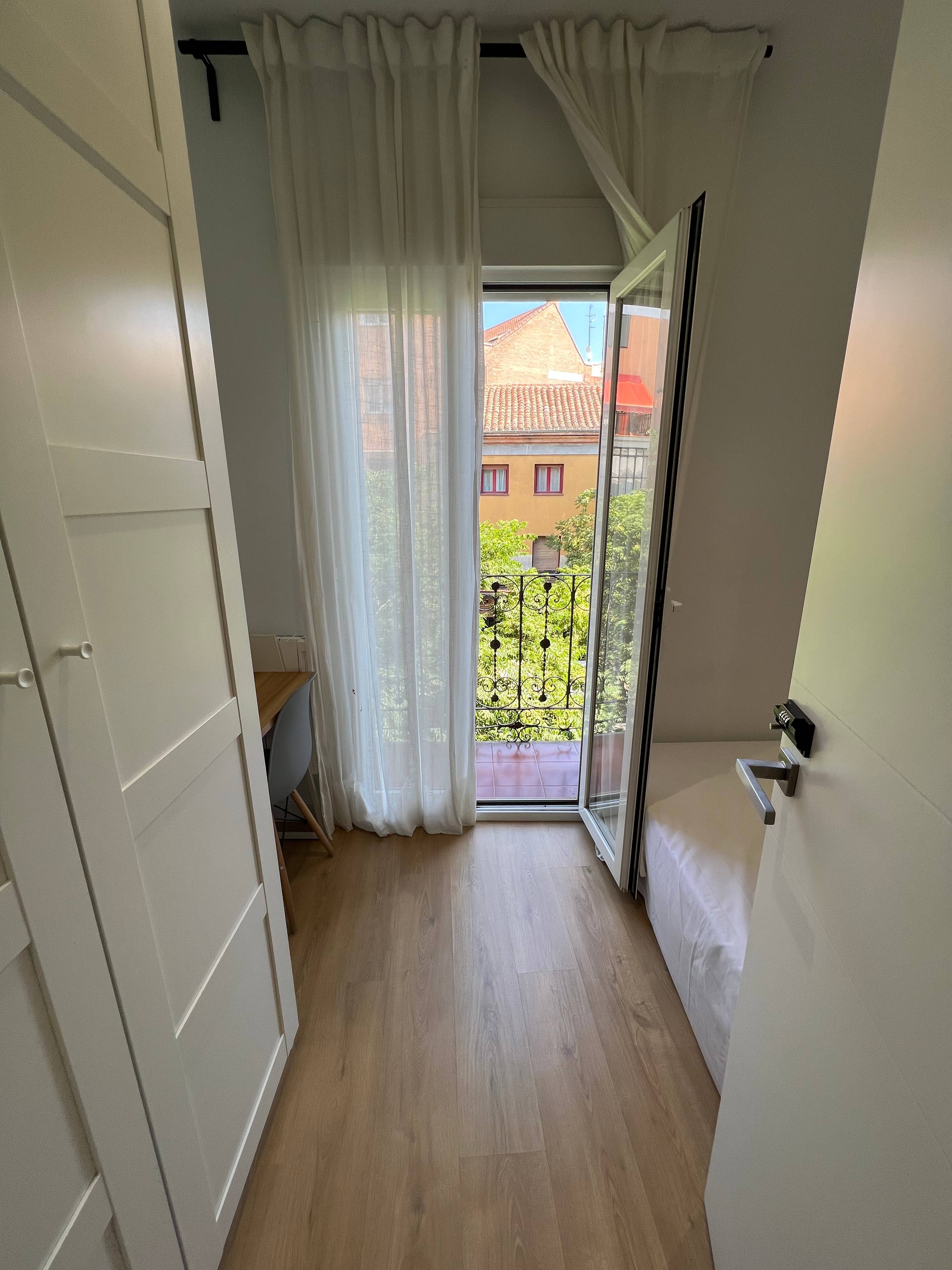 Habitación privada VI en Calle de Francos Rodríguez 2/25