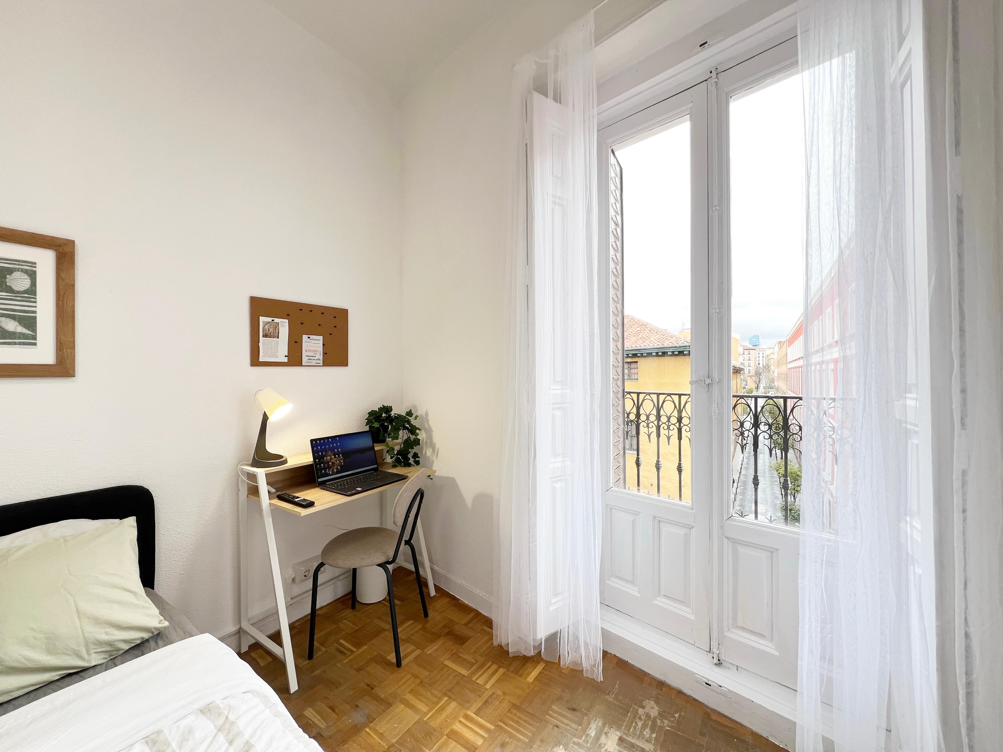 Habitación privada III en Calle de San Bernardo