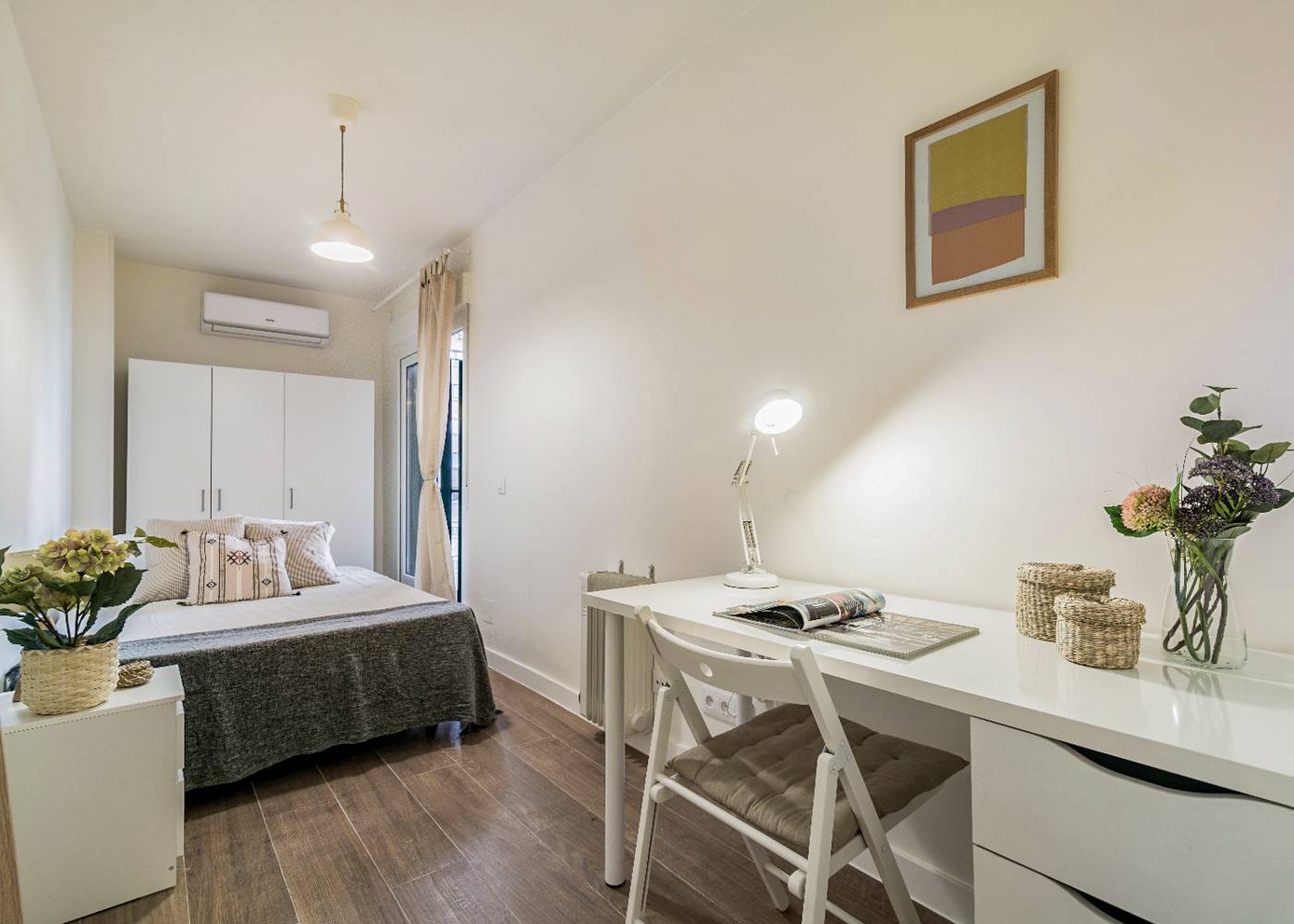 Habitación privada II en Paseo de la Reina Cristina 1/12