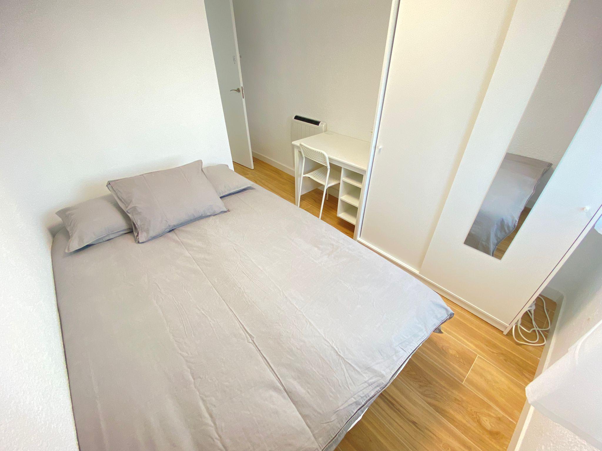 Habitación privada II en Avenida de la Albufera