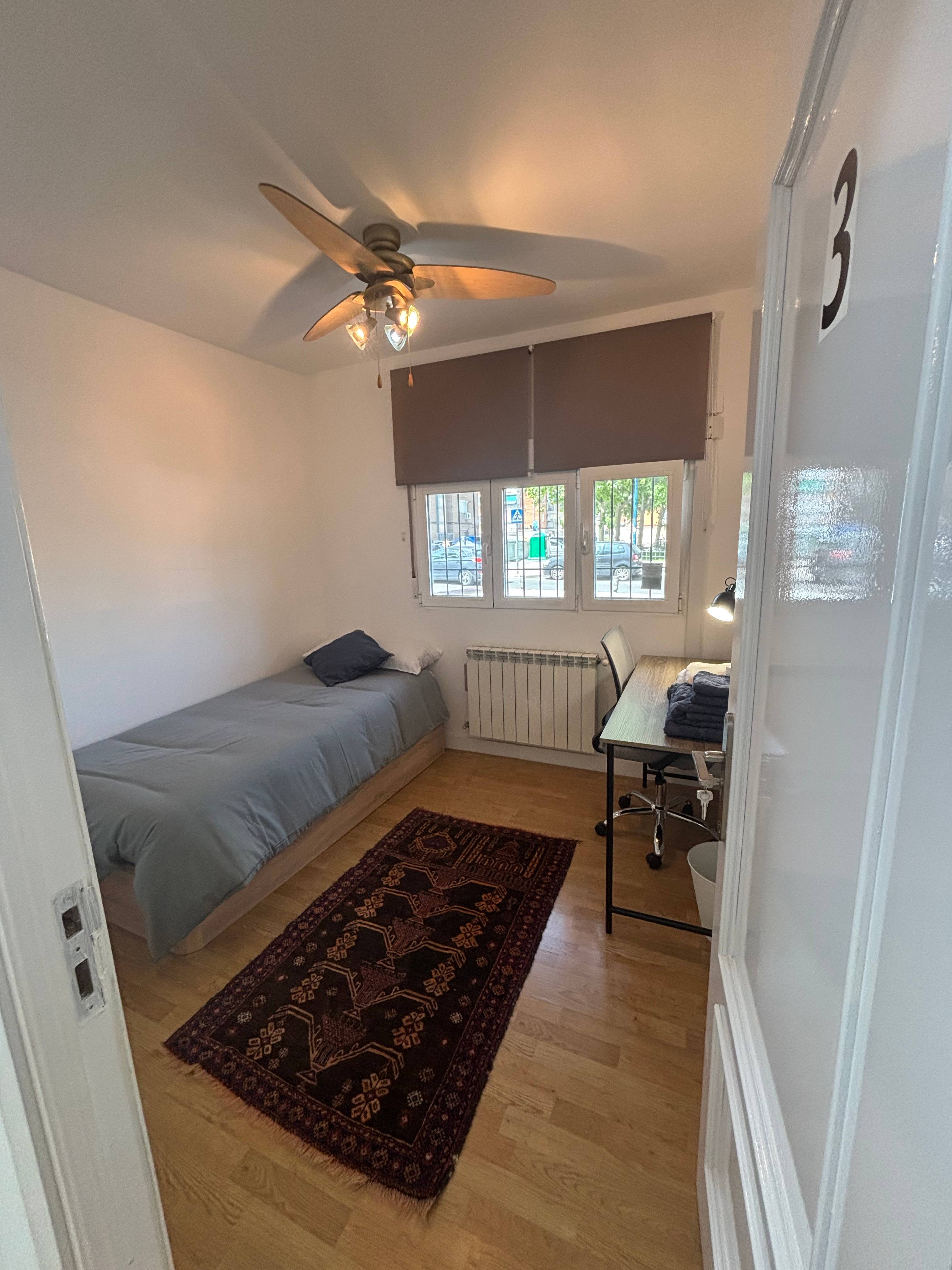 Habitación privada III en Calle de la Batalla de Lepanto 1/14
