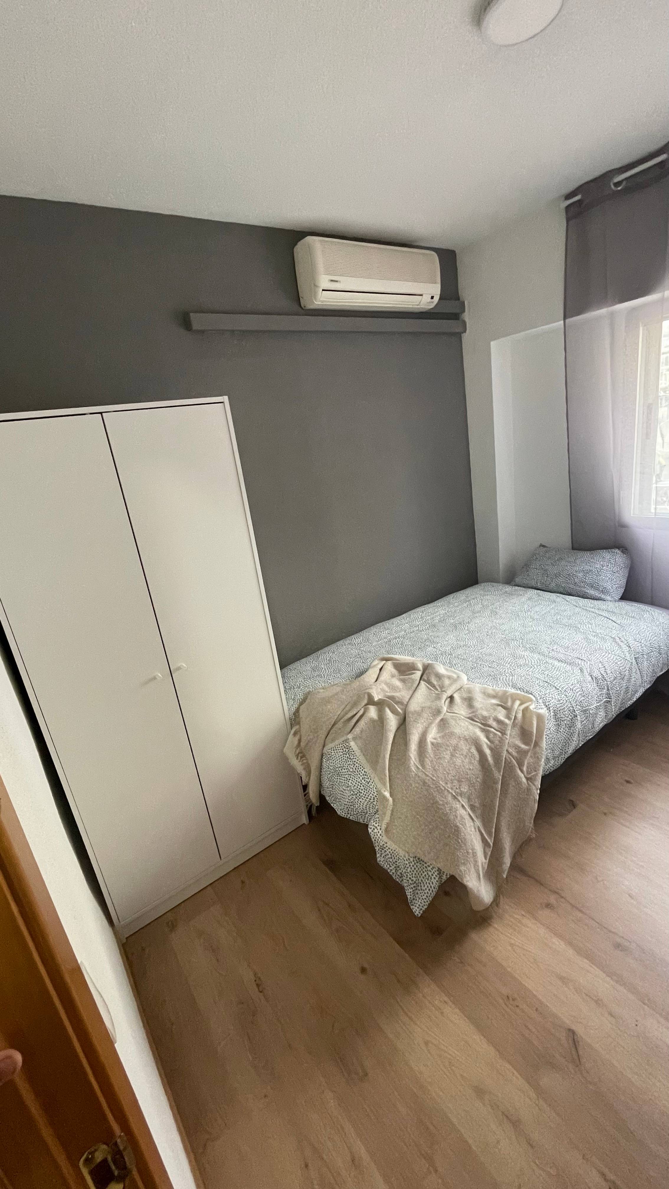 Habitación privada III en Calle Polvoranca 1/18