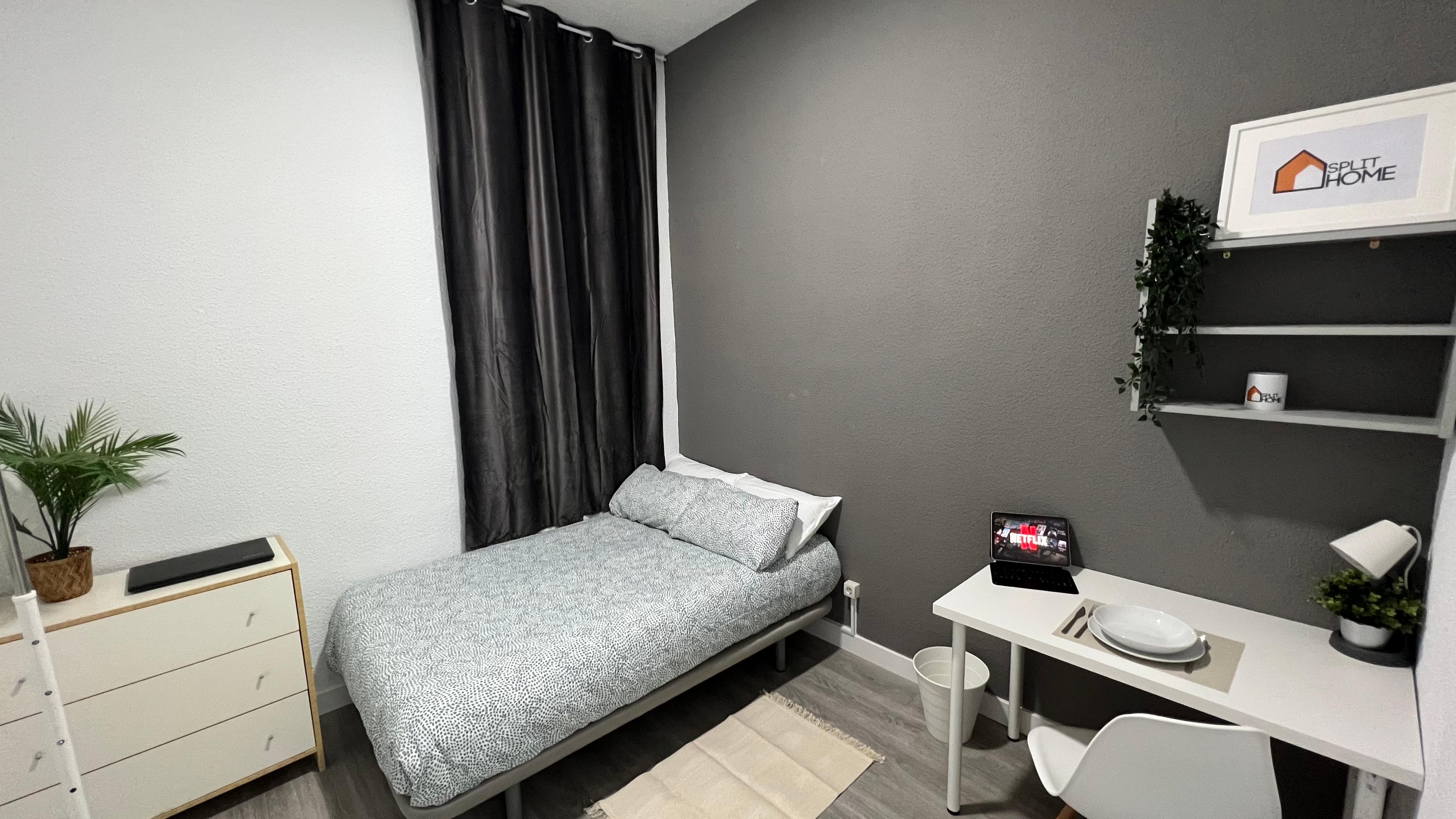 Habitación privada V en Calle de la Luna