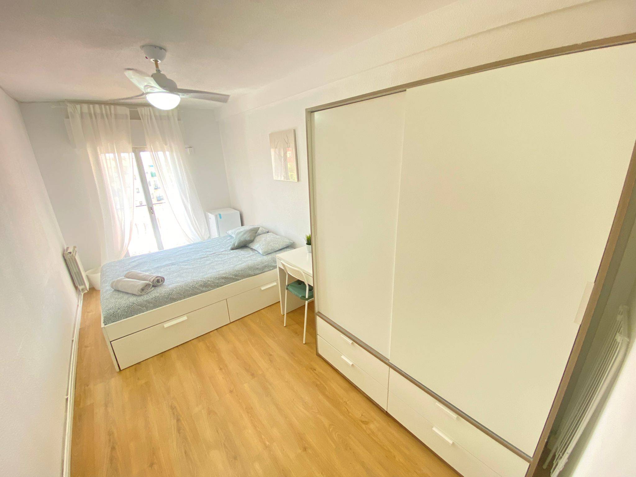 Habitación privada IV en Calle de Sierra Carbonera 1/28
