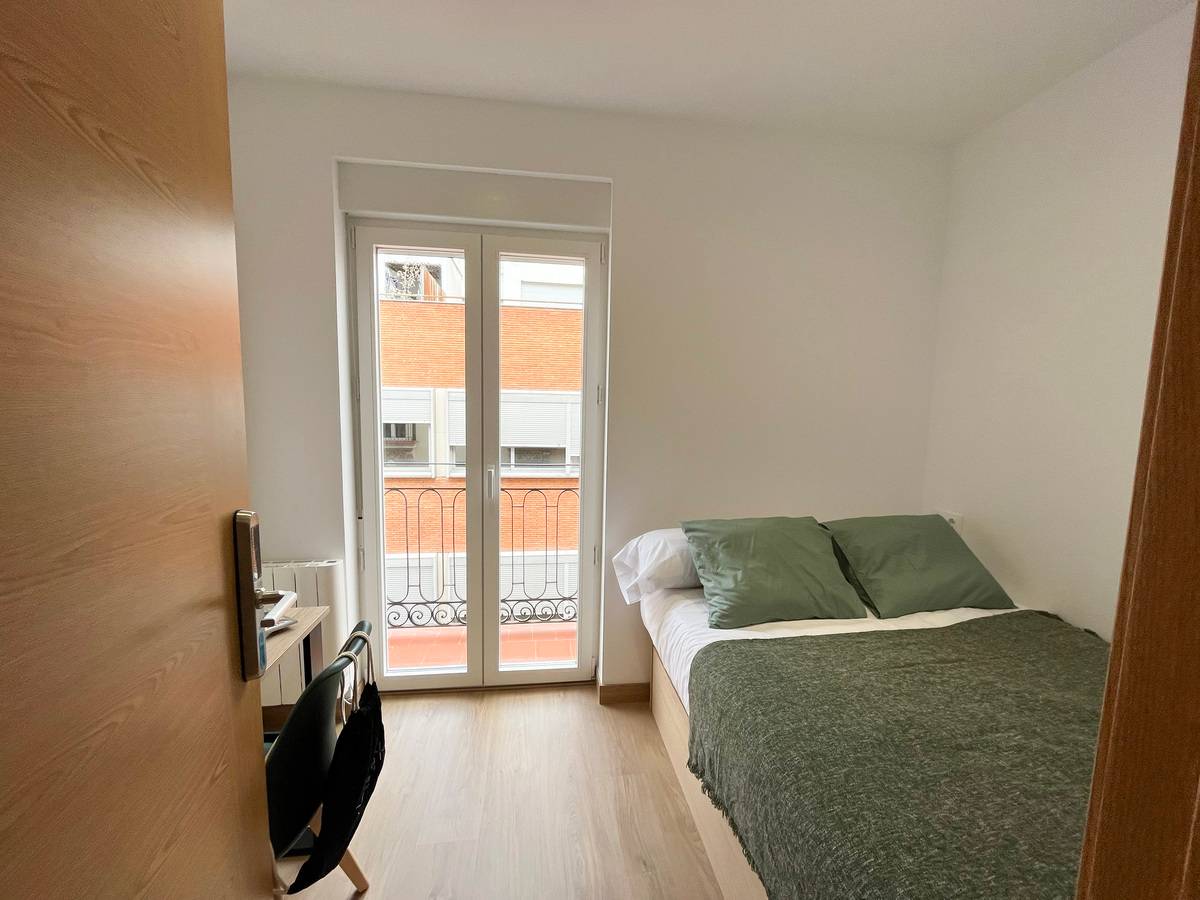 Habitación privada II en Calle María Bosch 1/22