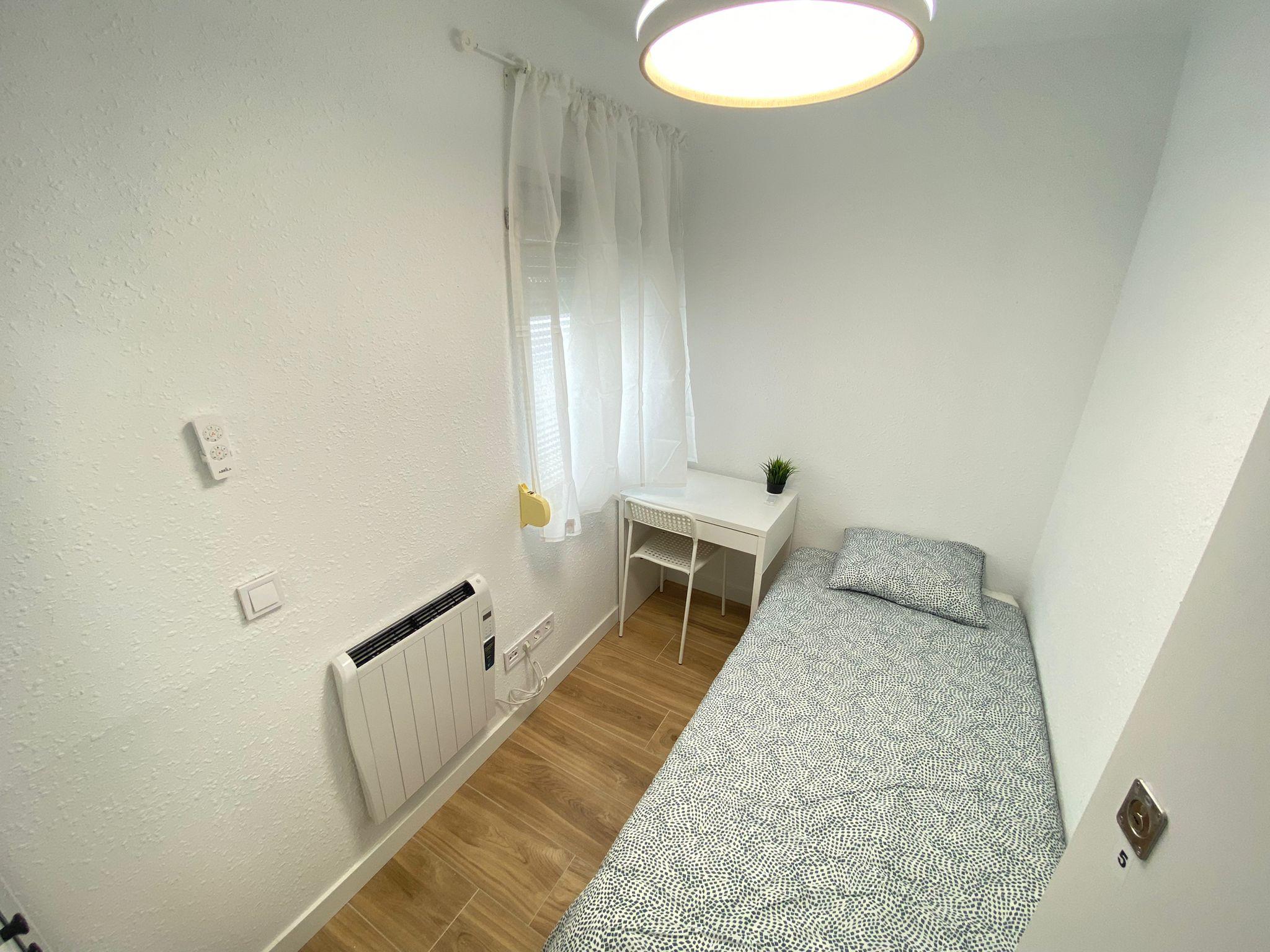 Habitación privada V en Avenida de la Albufera