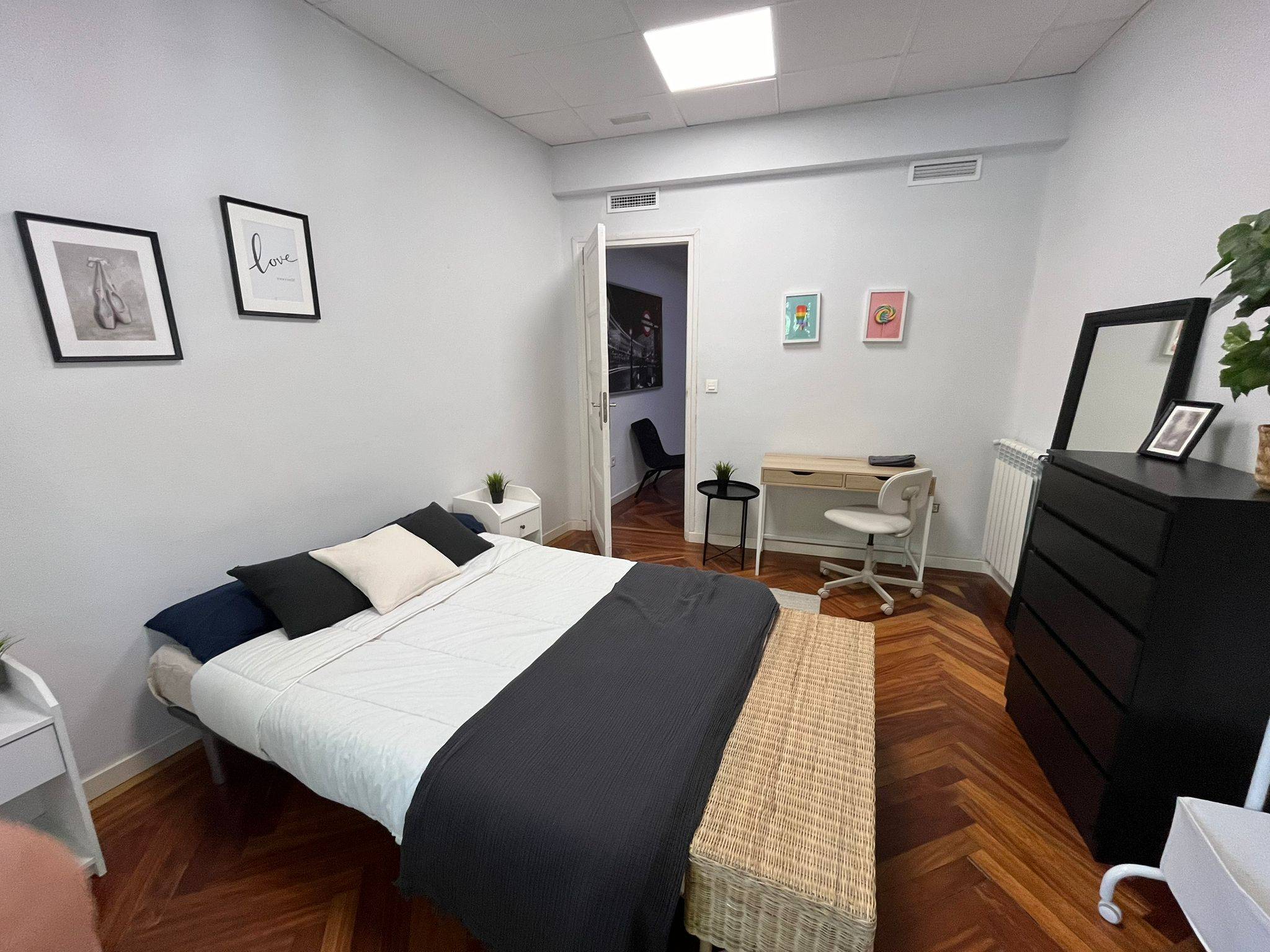 Habitación privada III en Calle de Alberto Aguilera 2/10