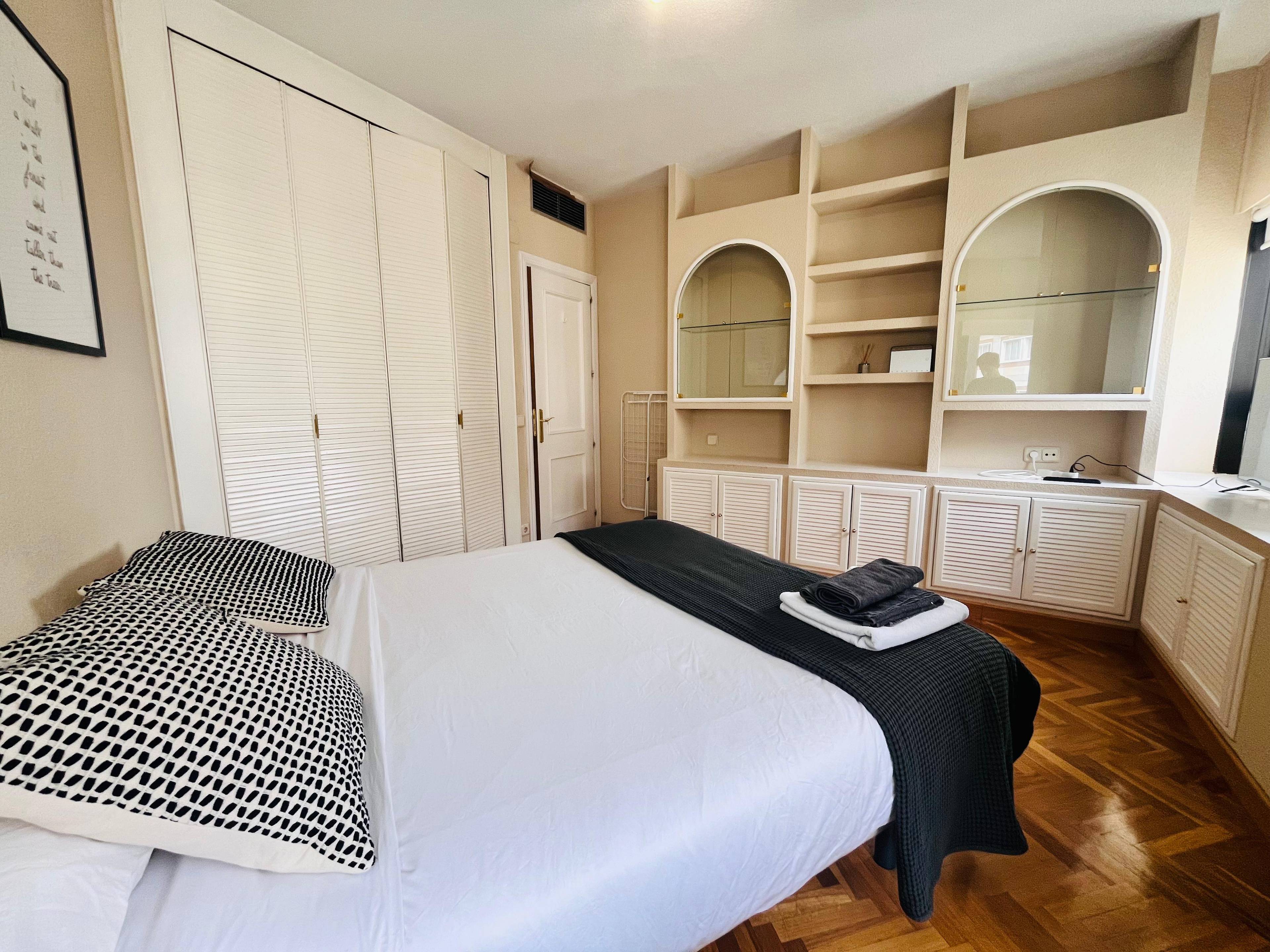 Habitación privada III en Calle de Jacometrezo 2/21