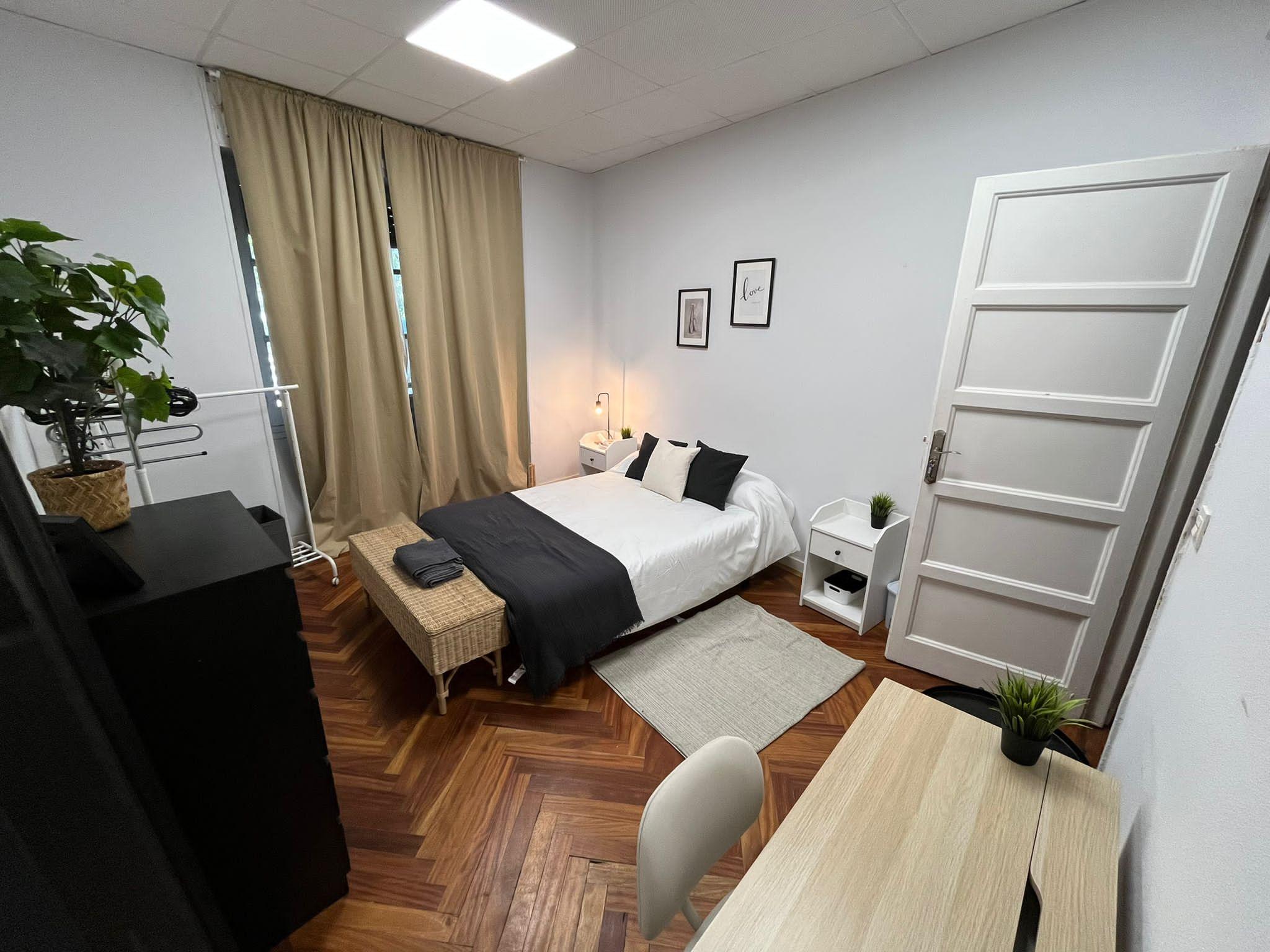 Habitación privada III en Calle de Alberto Aguilera