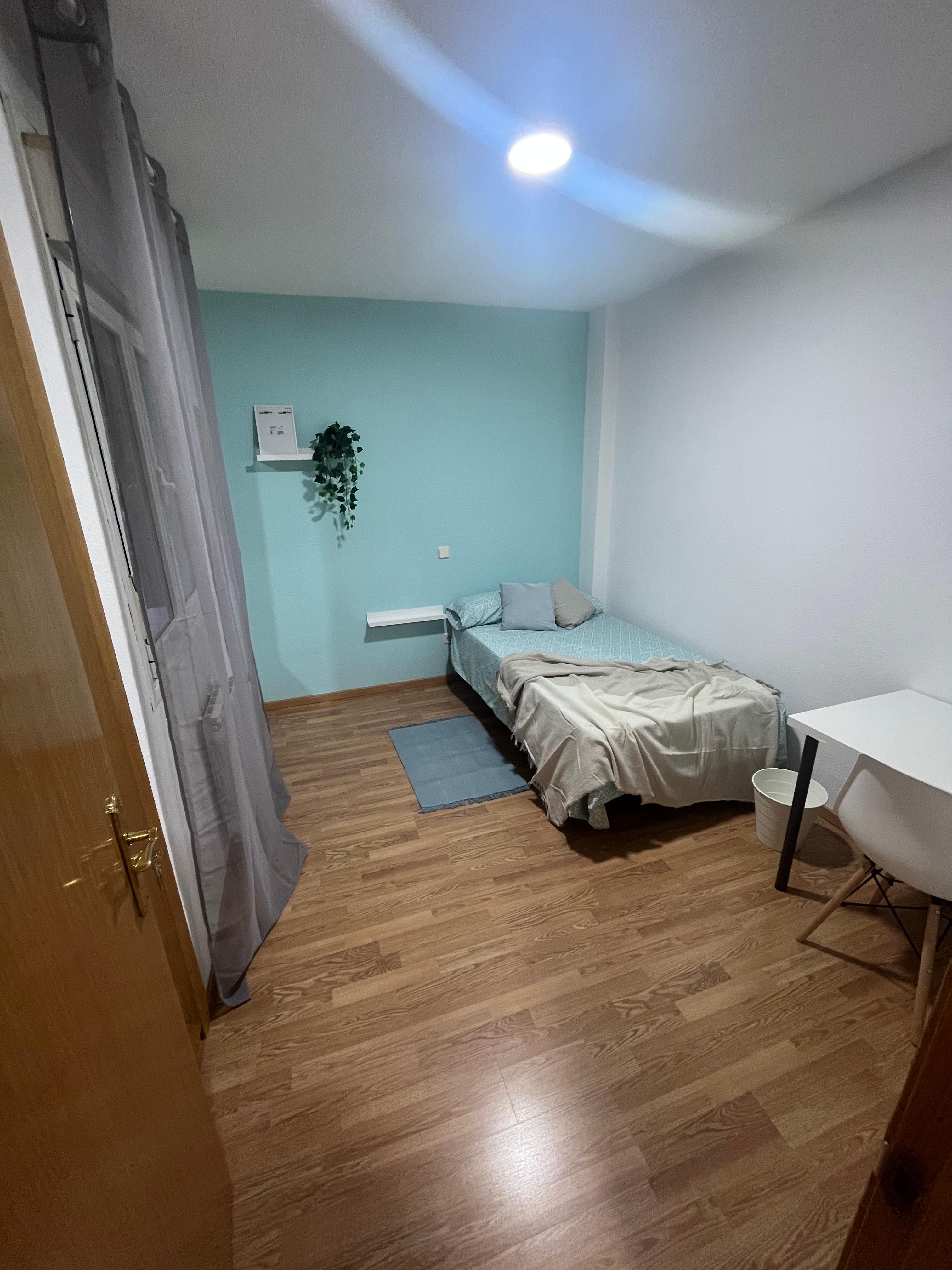 Habitación privada II en Calle Terradas