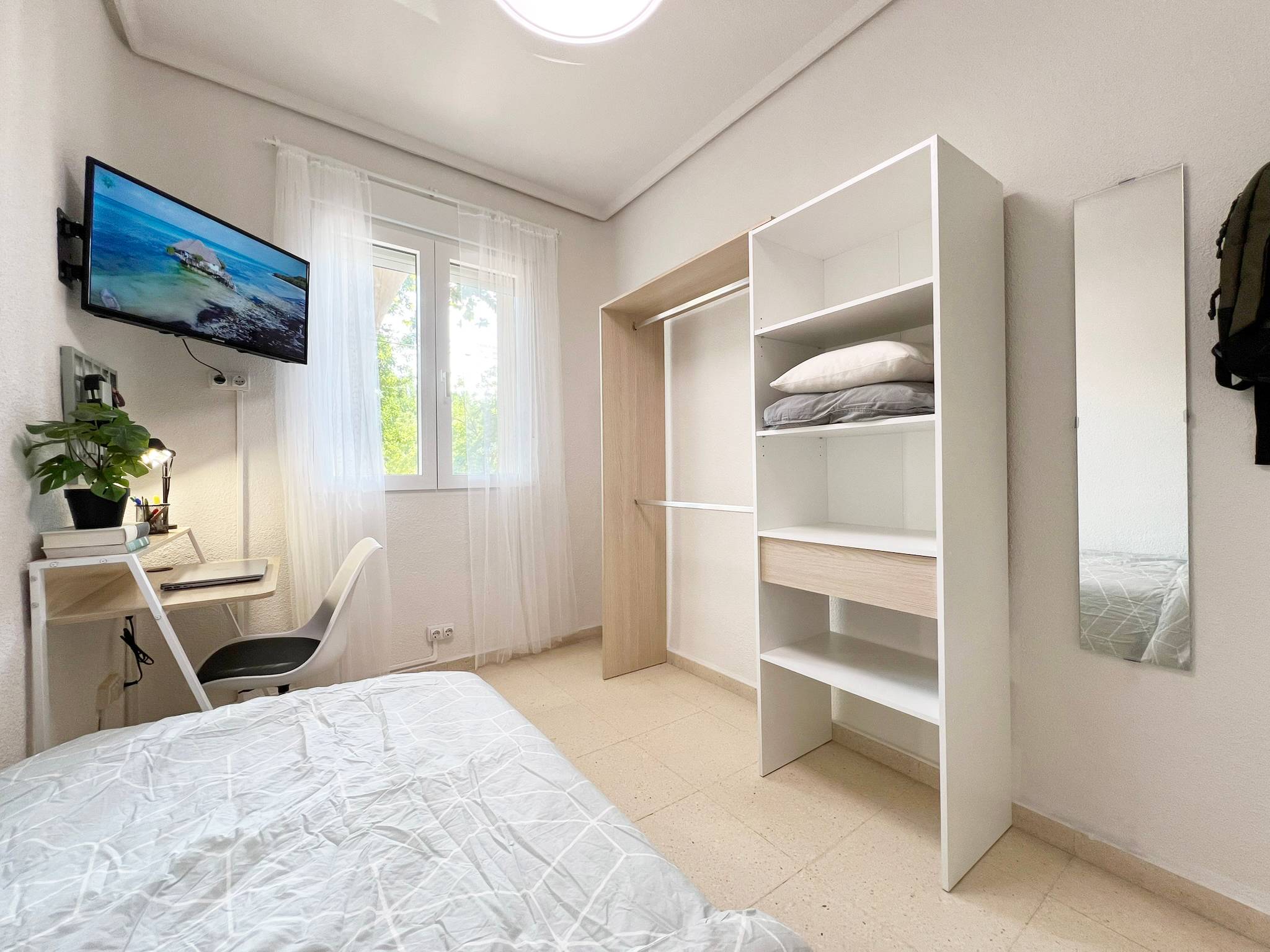 Habitación privada IV en Avenida de Valladolid 1/13