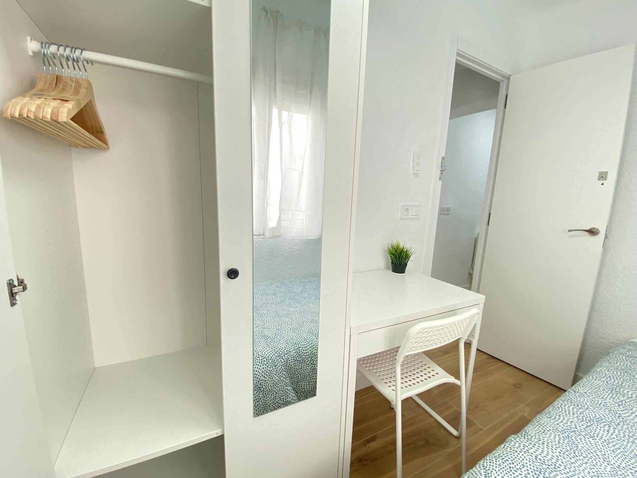 Habitación privada IV en Avenida de la Albufera 2/16