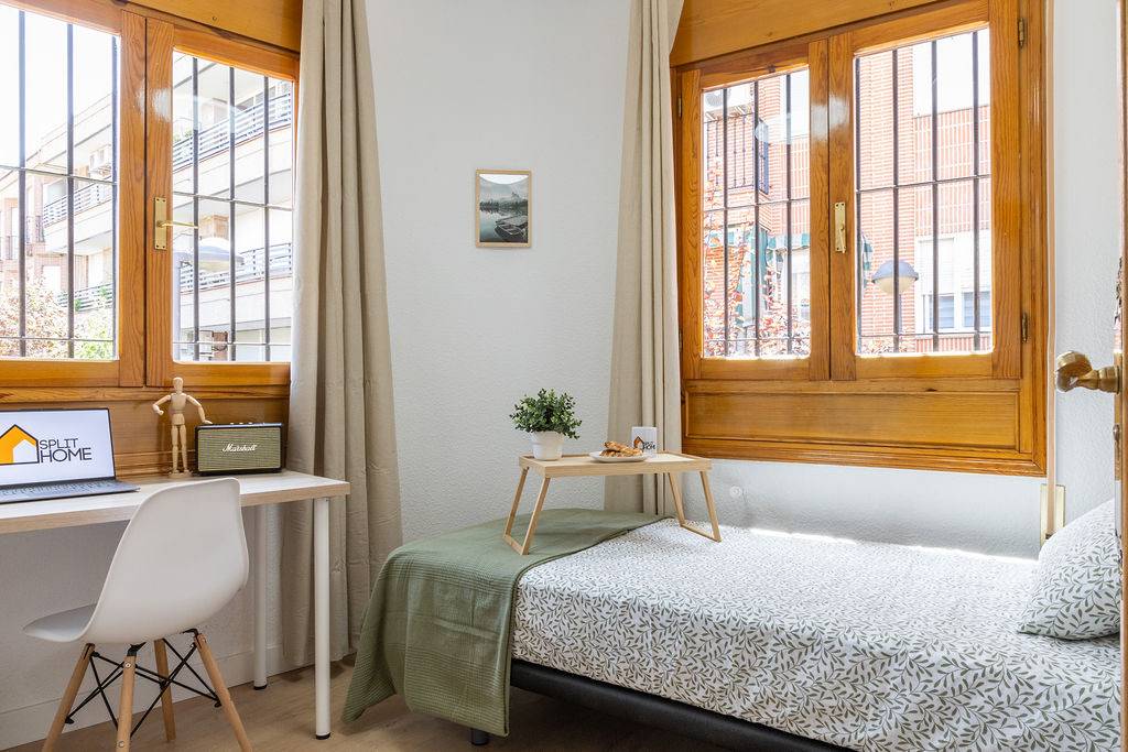 Habitación privada III en Travesia de Oriente 2/18