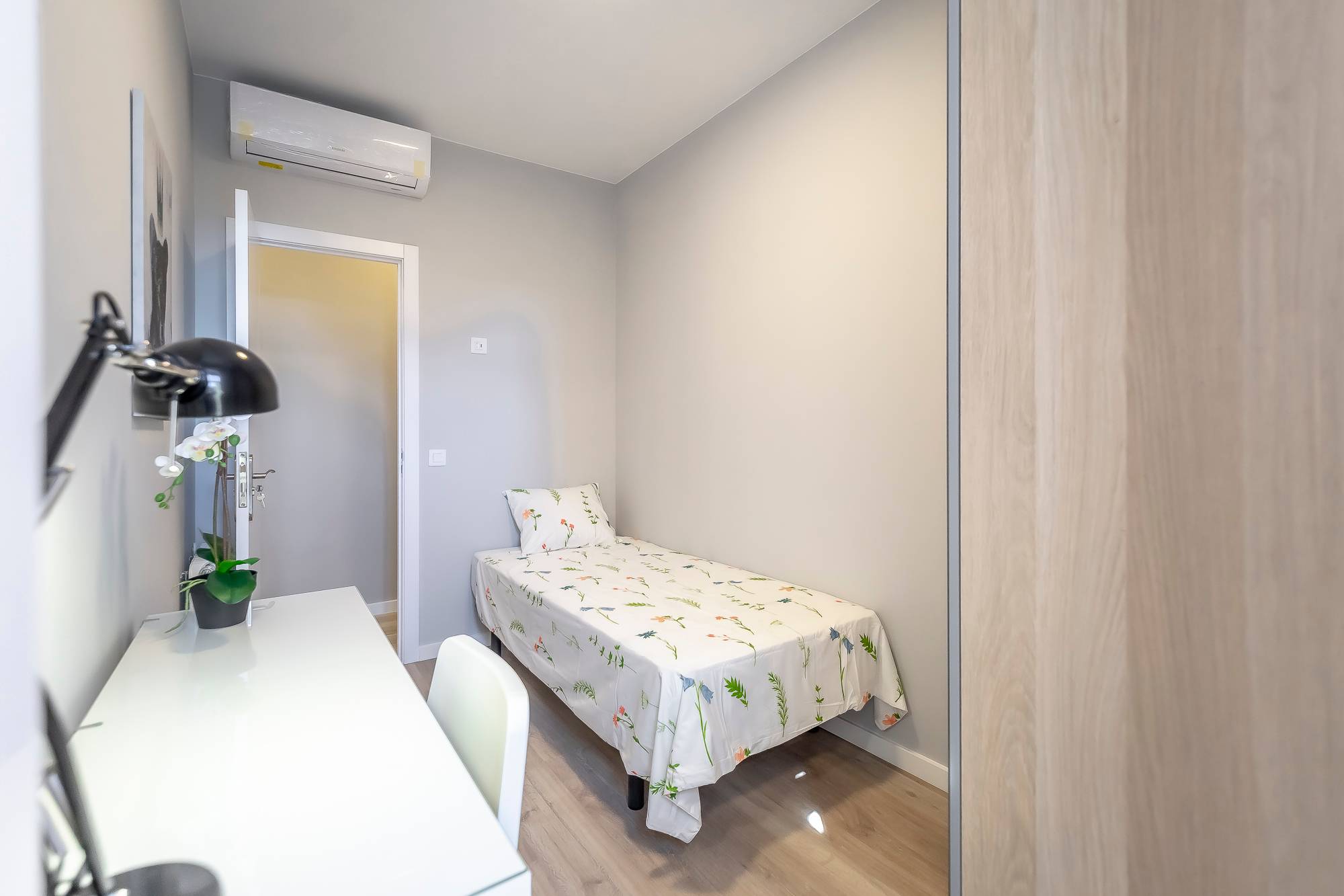 Habitación privada X en Calle del Puerto de Canfranc 2/48