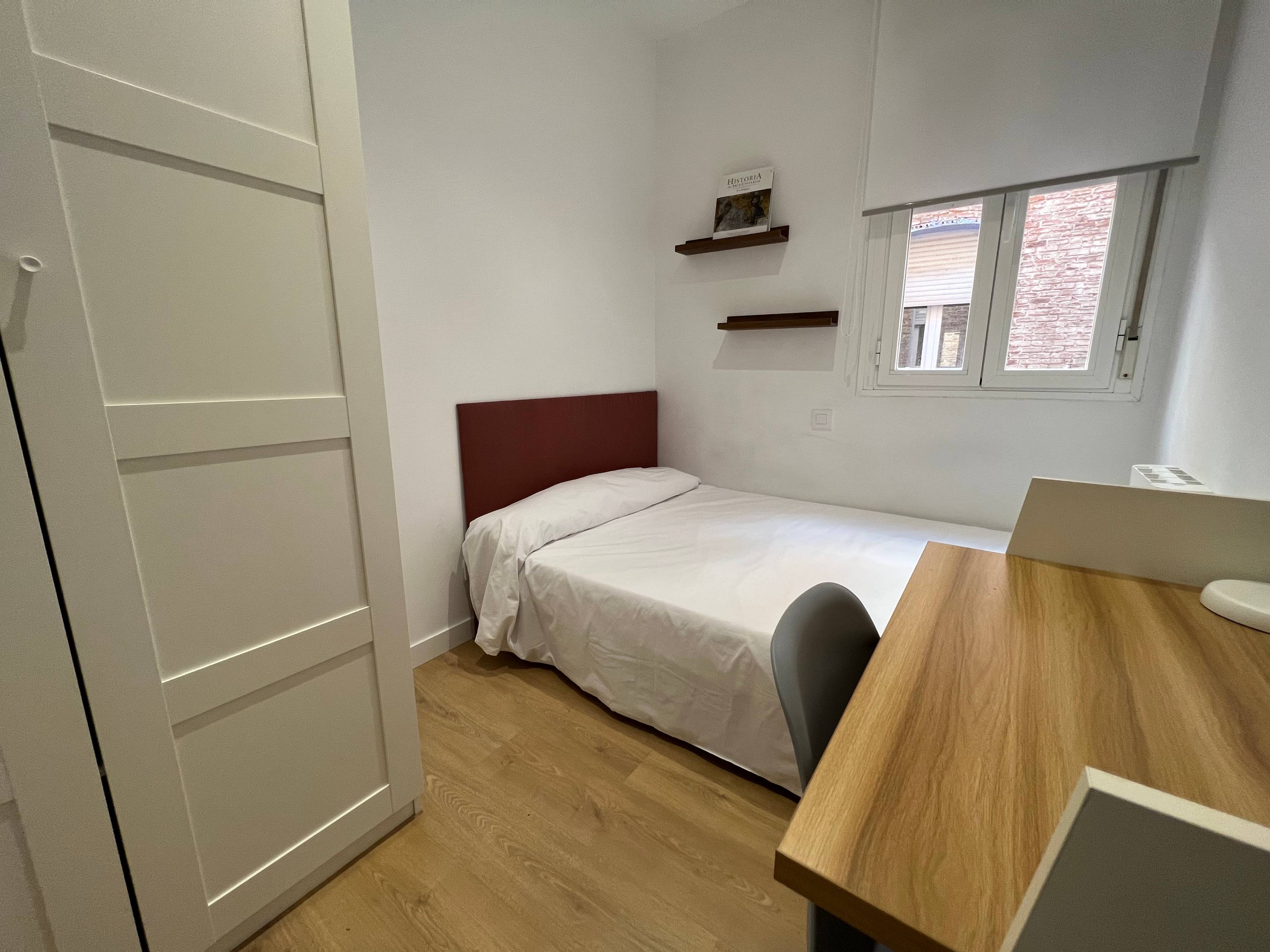 Habitación privada X en Calle de Francos Rodríguez 1/25