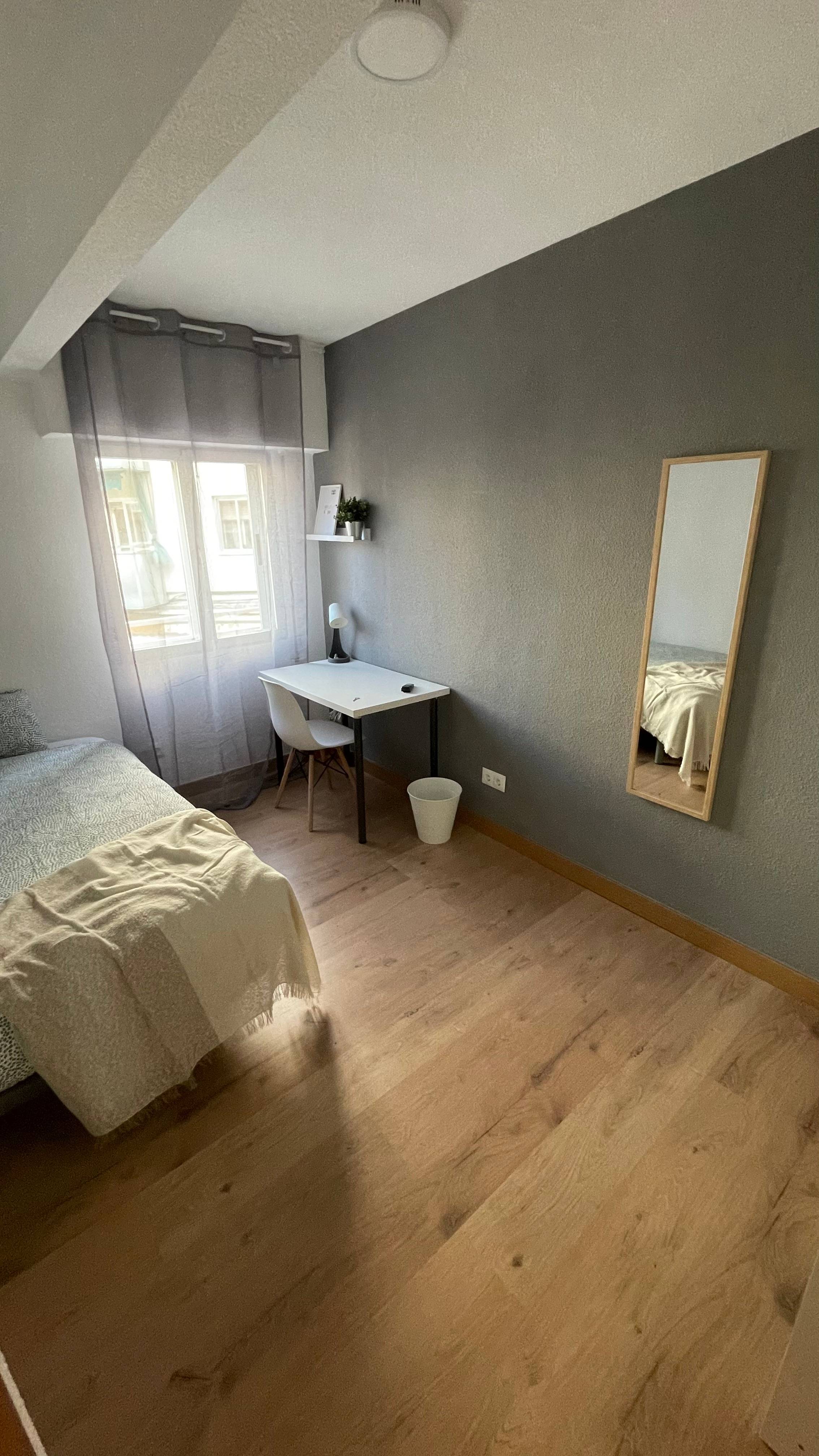 Habitación privada II en Calle Polvoranca 2/18