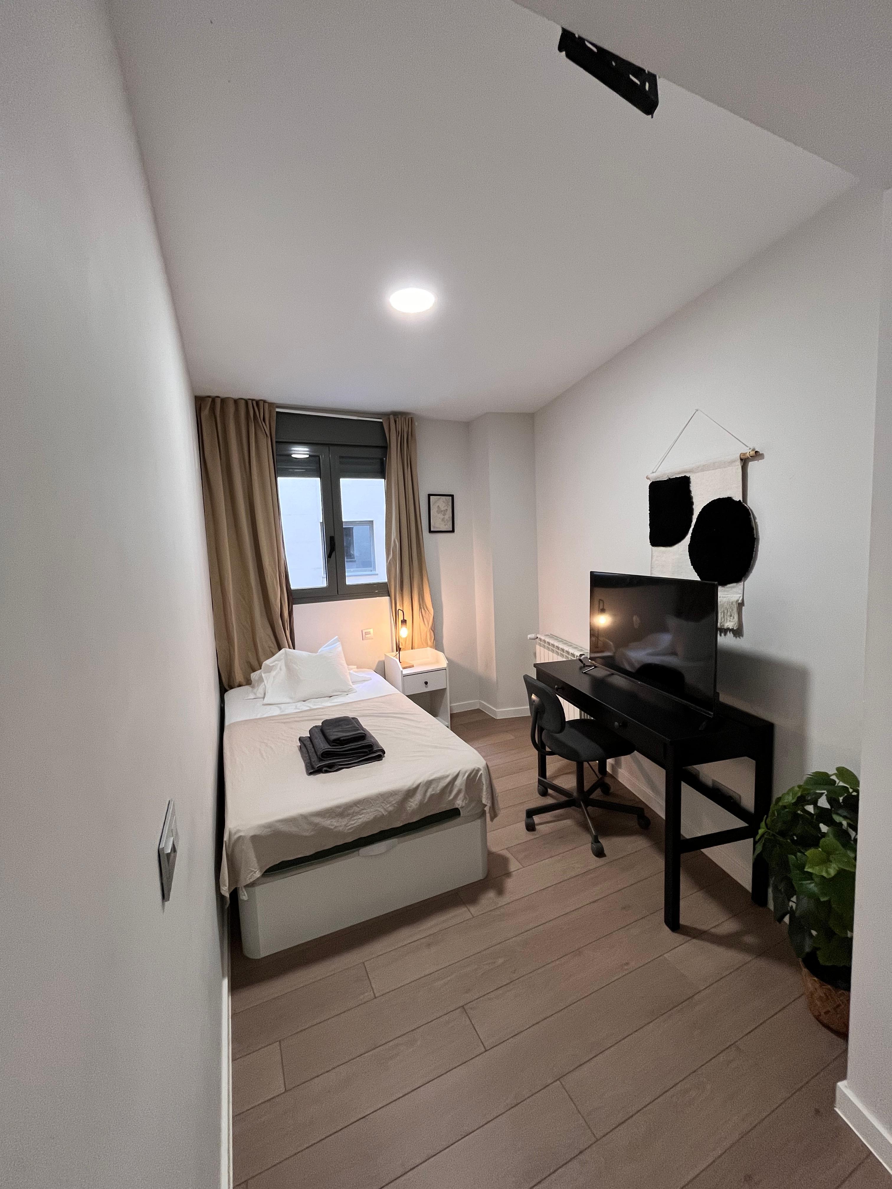 Habitación privada III en Calle de Mira el Sol