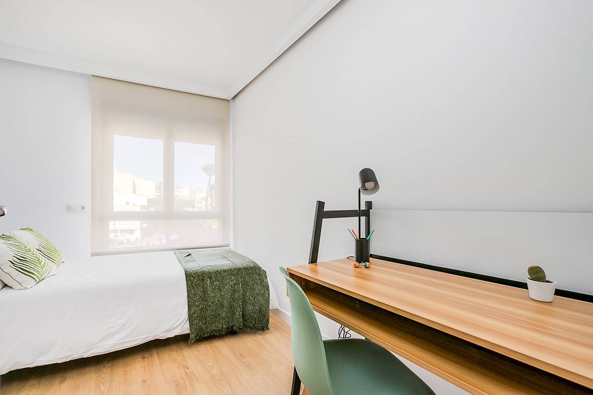 Habitación privada II en Avenida General Palacio 2/21