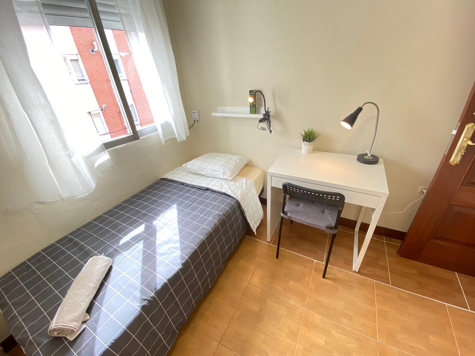 Habitación privada IV en Calle del Pico de Alba