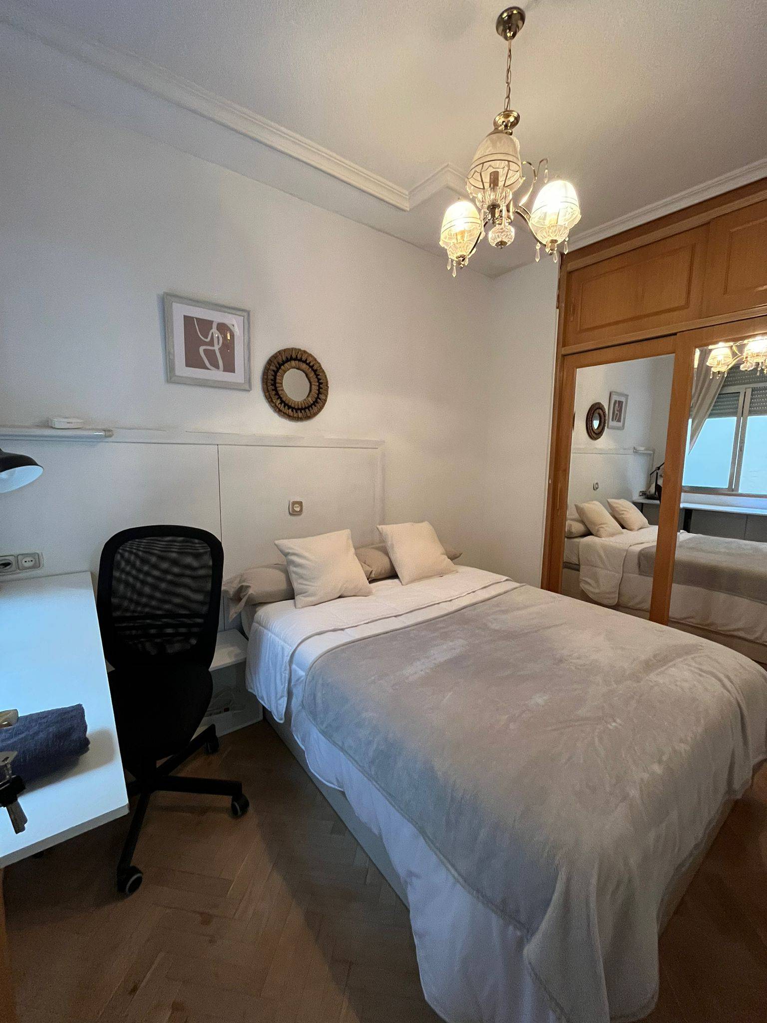 Habitación privada VI en Calle de Fernández de los Ríos 1/17