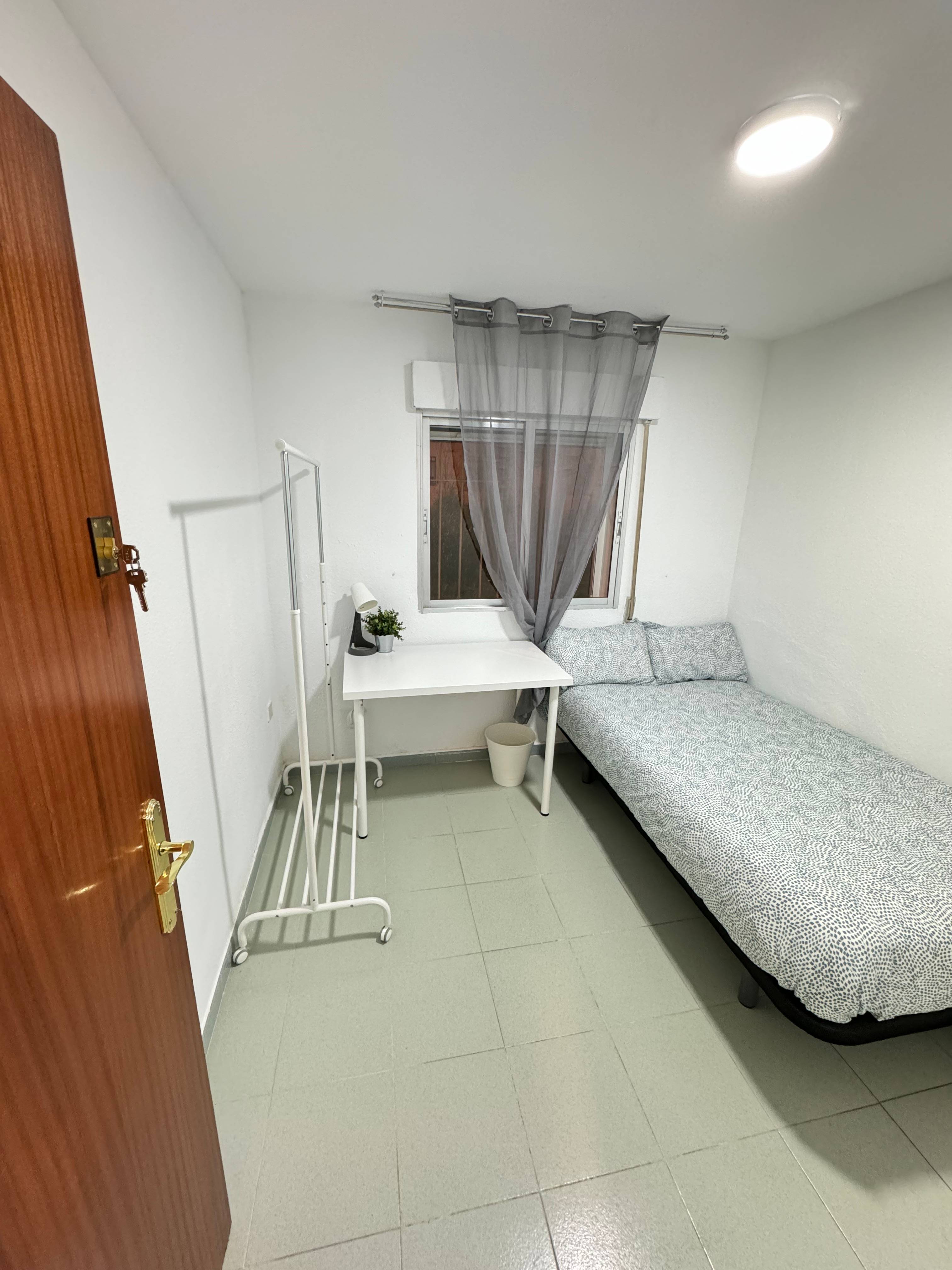 Habitación privada II en Calle Sánchez Morate 2/10