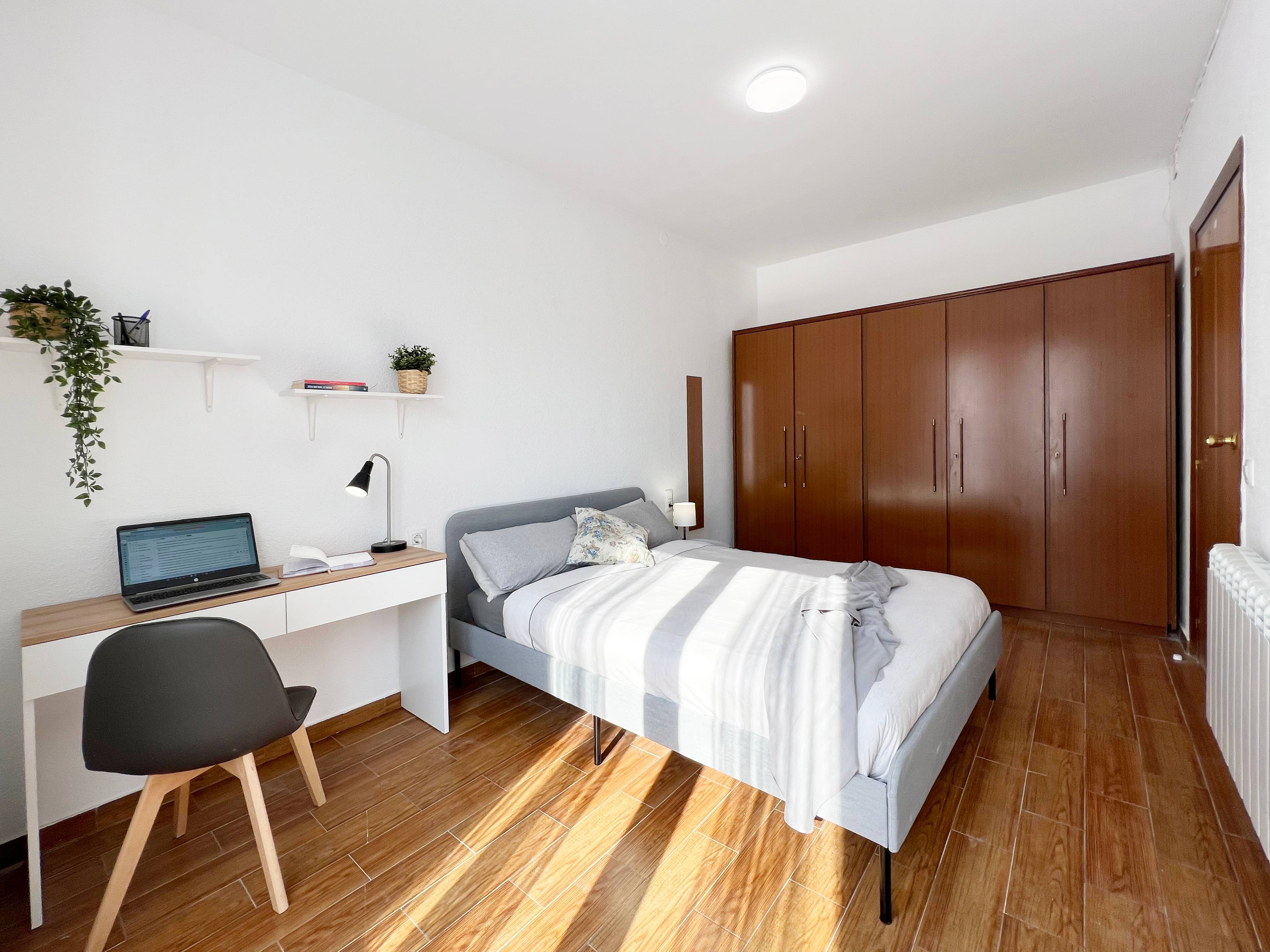 Habitación privada III en Calle del Dos de Mayo 2/19