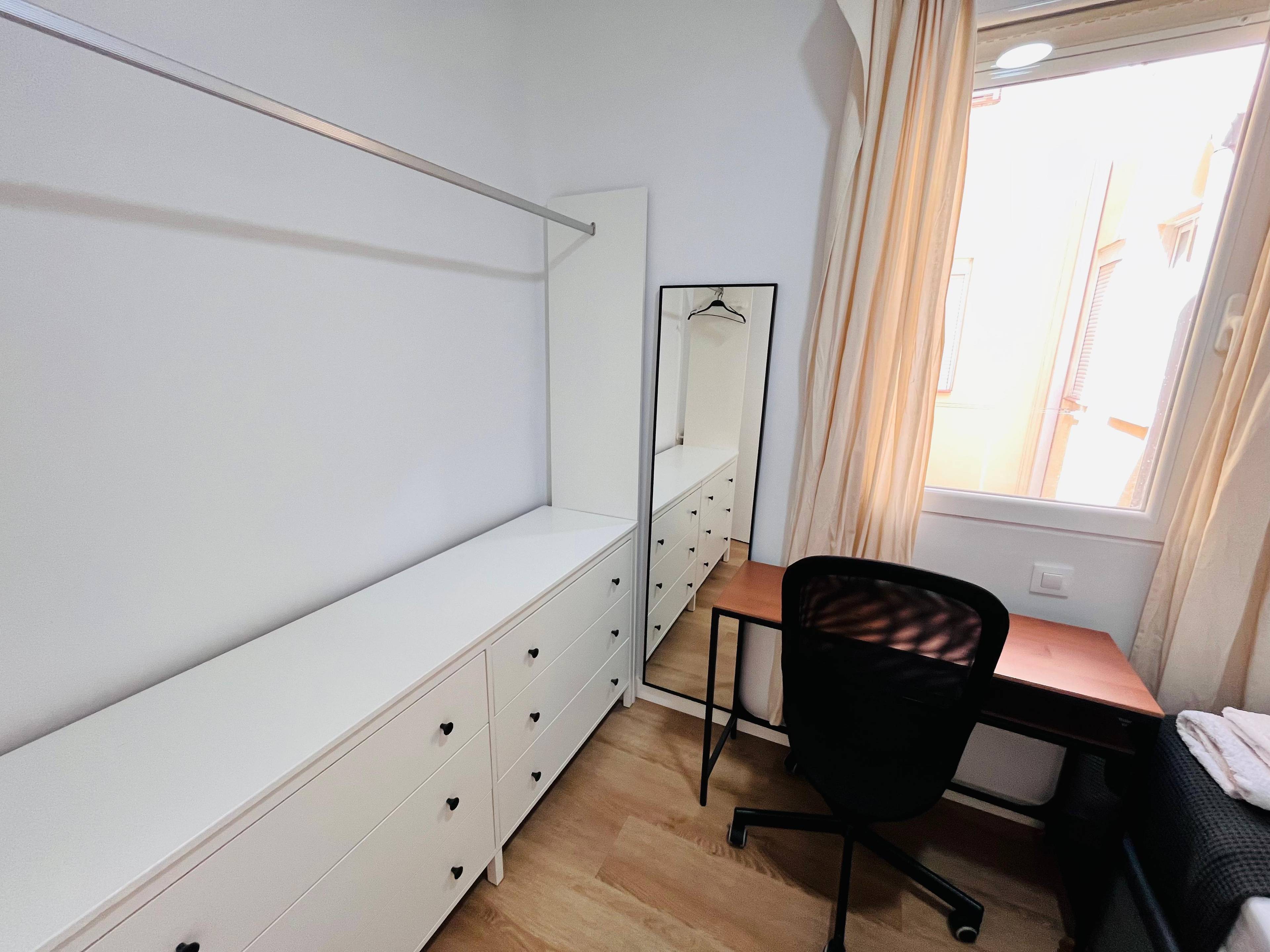 Habitación privada IV en Calle del Conde de Peñalver 2/26
