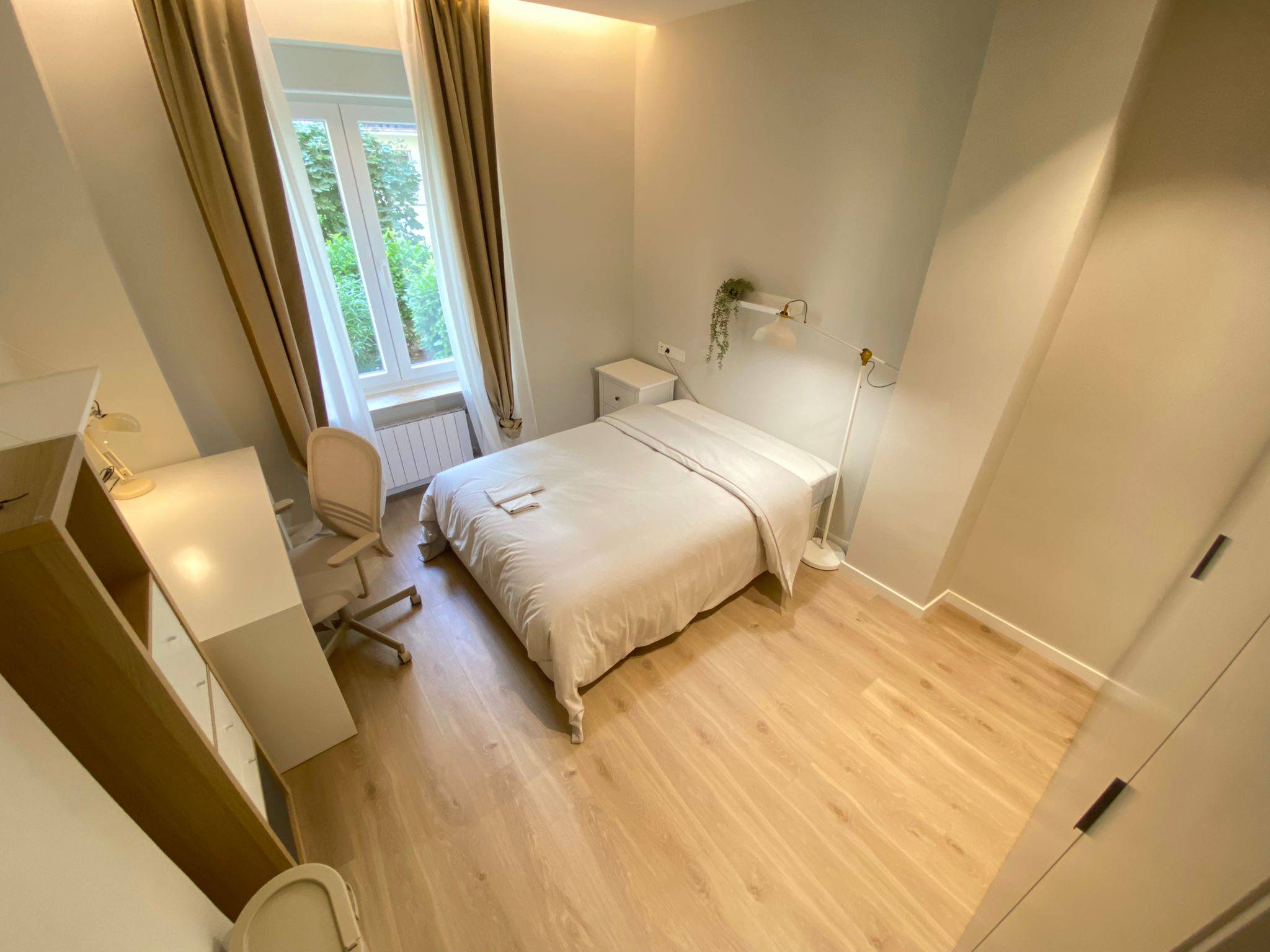 Habitación privada IV en Calle Anunciación 1/25