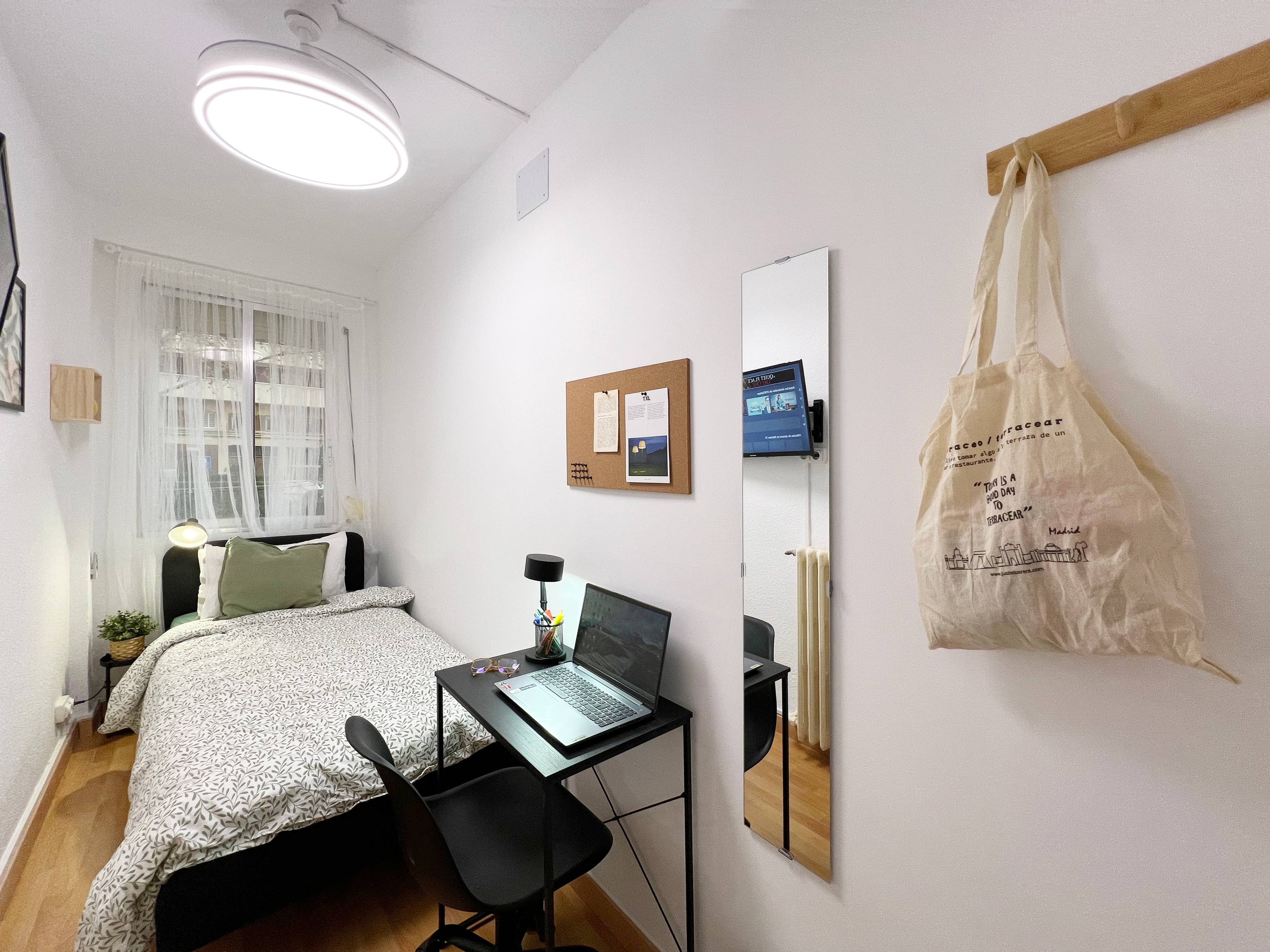 Habitación privada II en Calle del Elfo 1/15