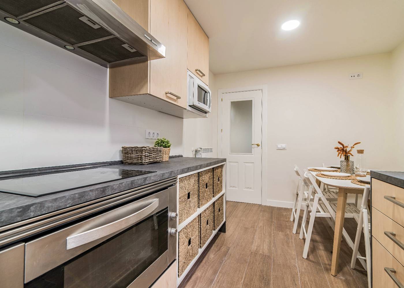 Habitación privada II en Paseo de la Reina Cristina 12/12
