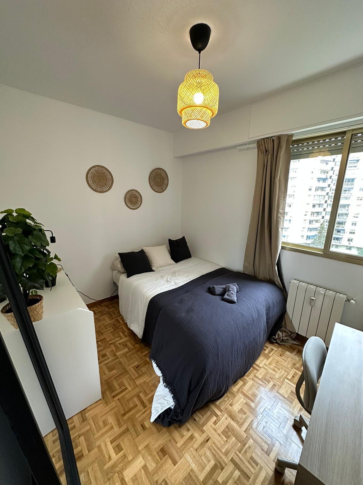 Habitación privada III en Avenida de Badajoz