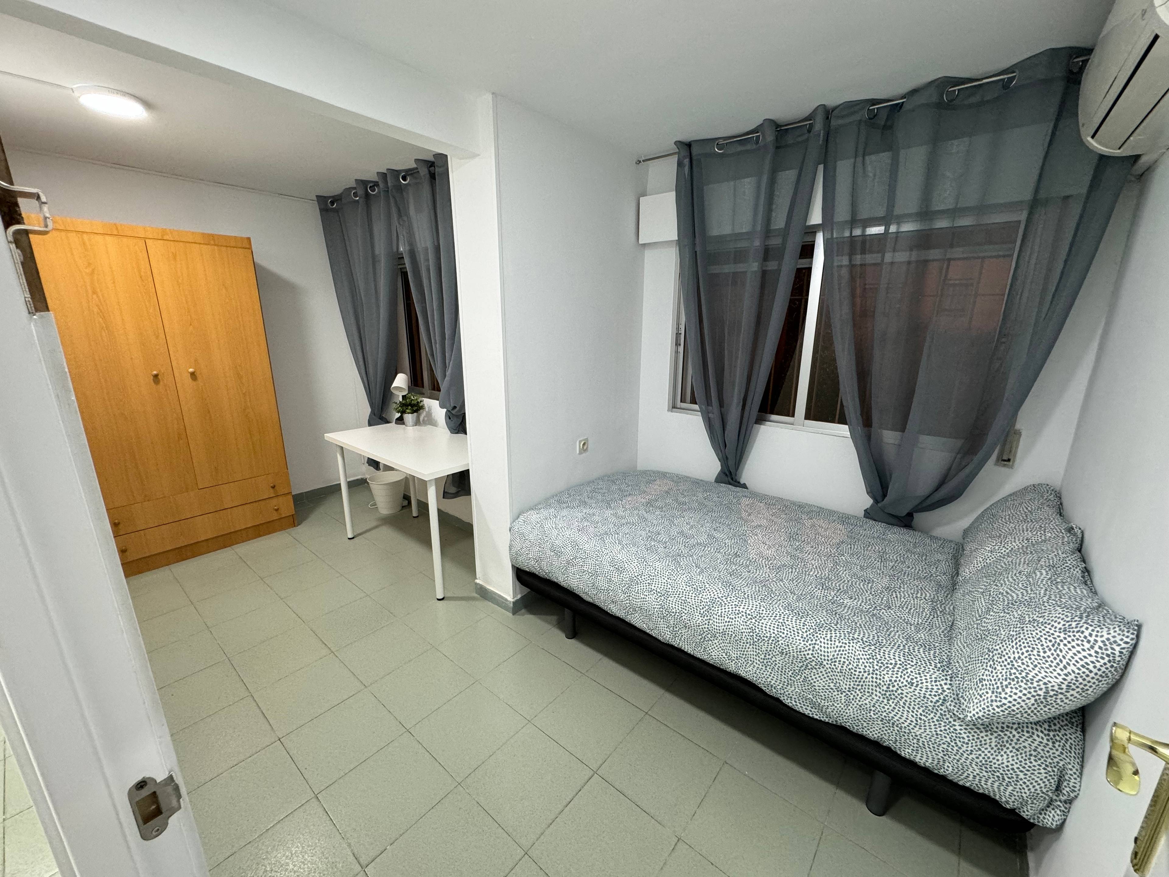 Habitación privada I en Calle Sánchez Morate 2/10