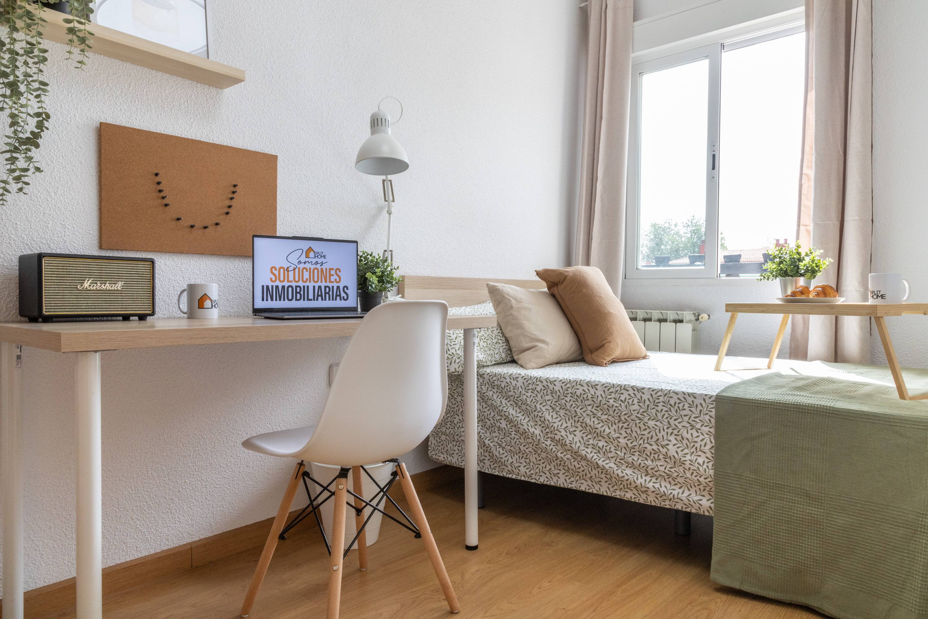 Habitación privada III en Calle de Santa Eva 2/16
