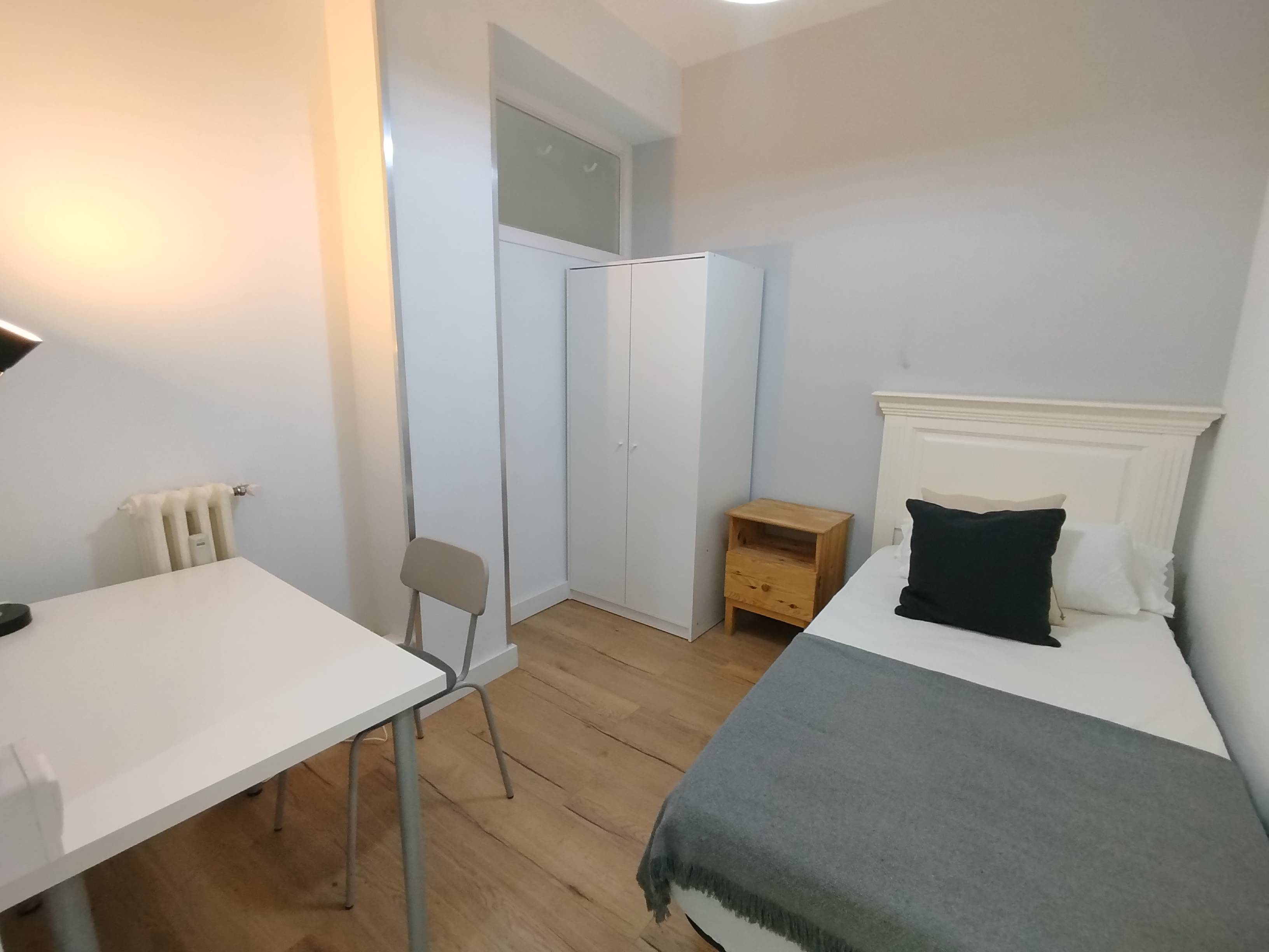 Habitación privada IV en Avenida del Mediterráneo 1/18