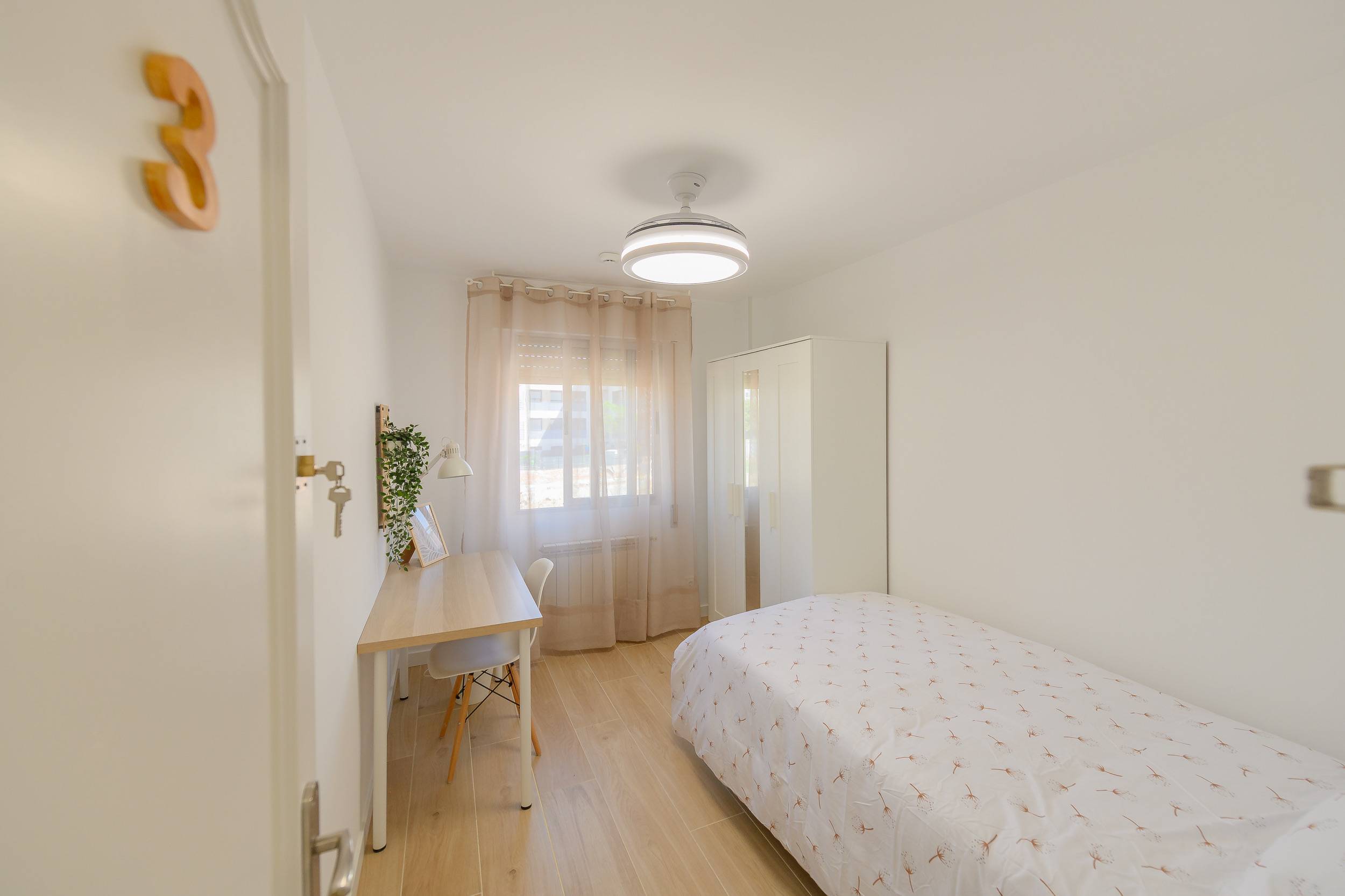 Habitación privada III en Calle Pizarro 1/25