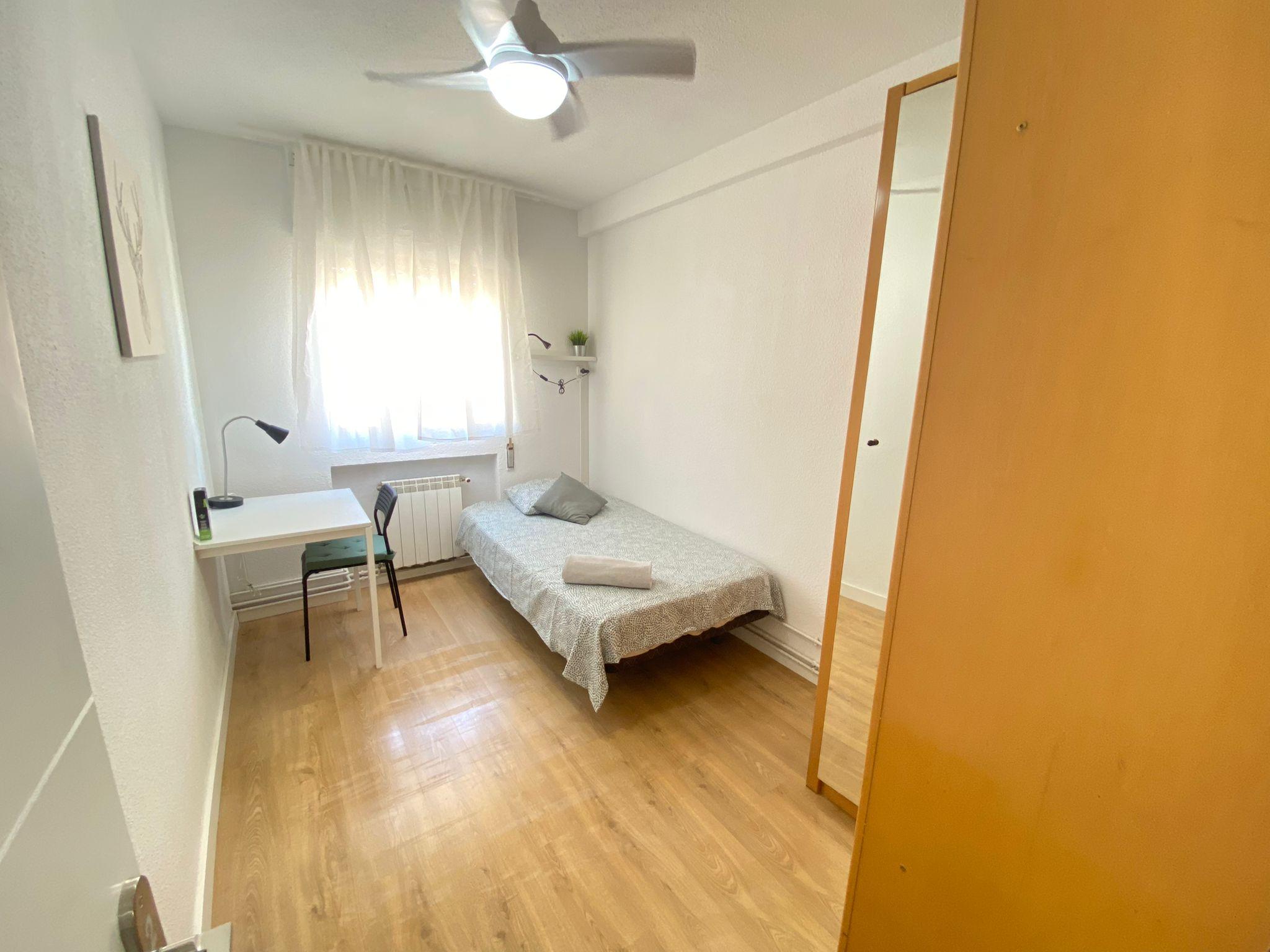 Habitación privada II en Calle de Sierra Carbonera