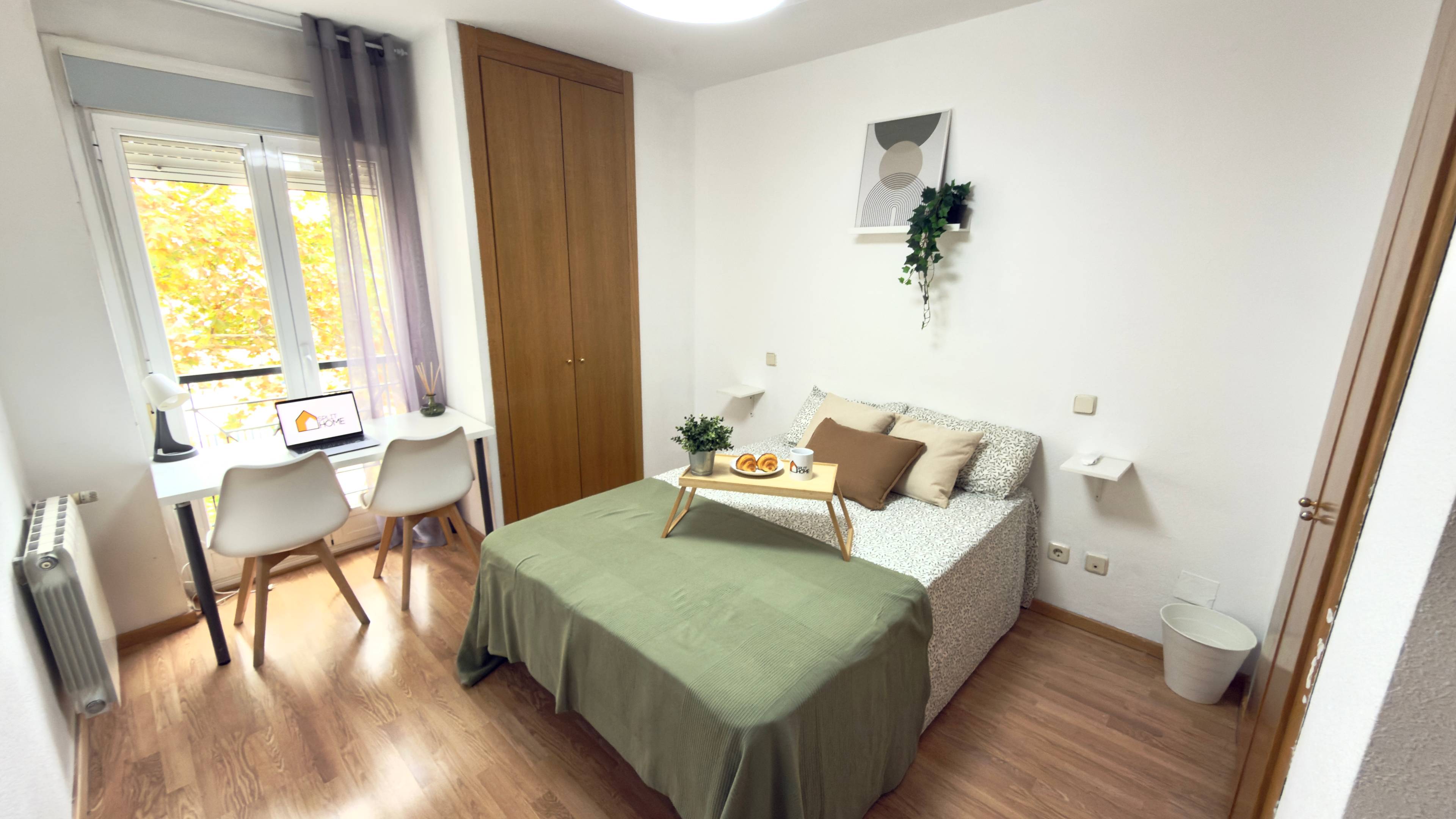Habitación privada IV en Calle Terradas 2/22