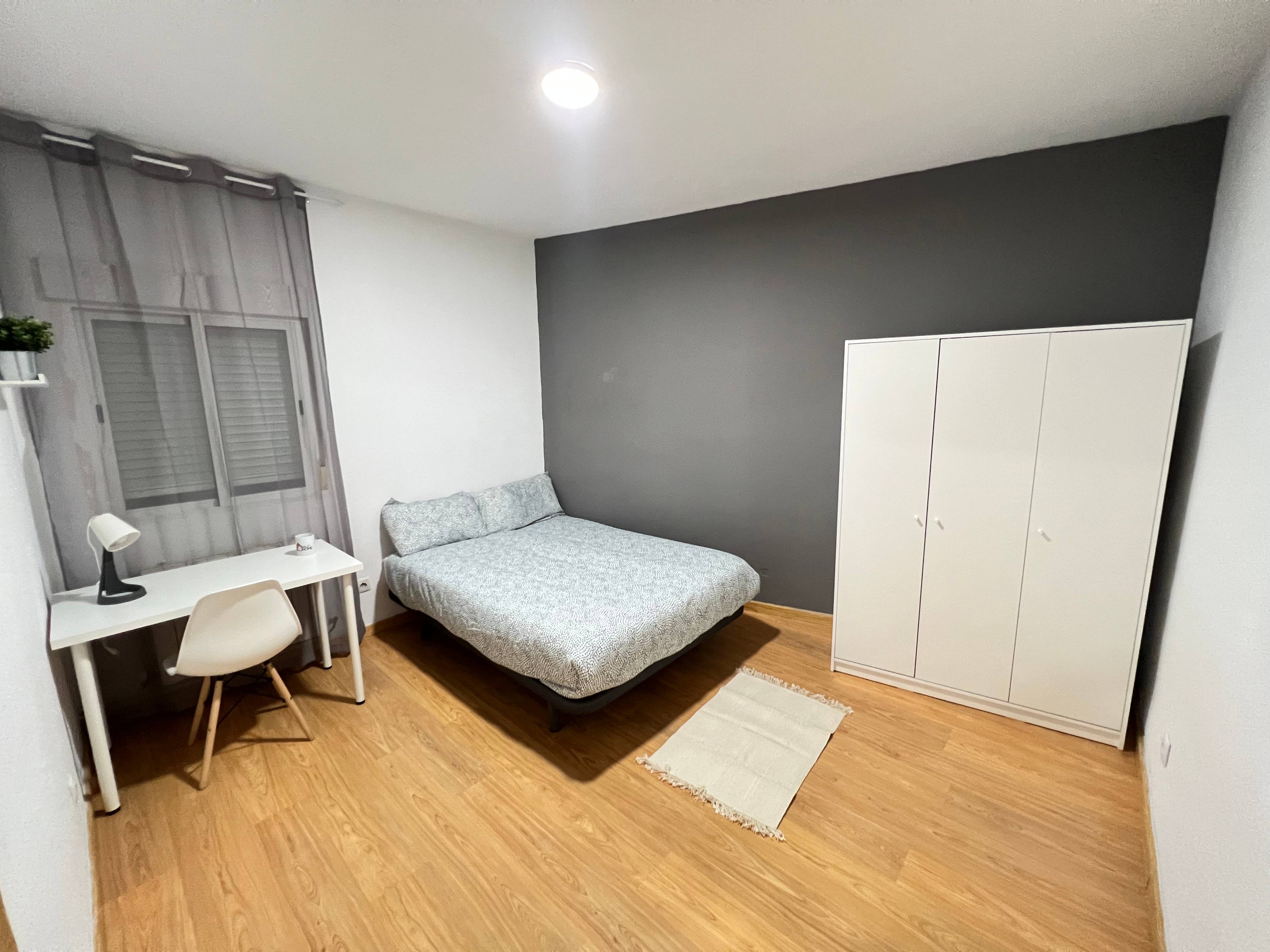 Habitación privada IV en Calle de Mariano Ron 1/8