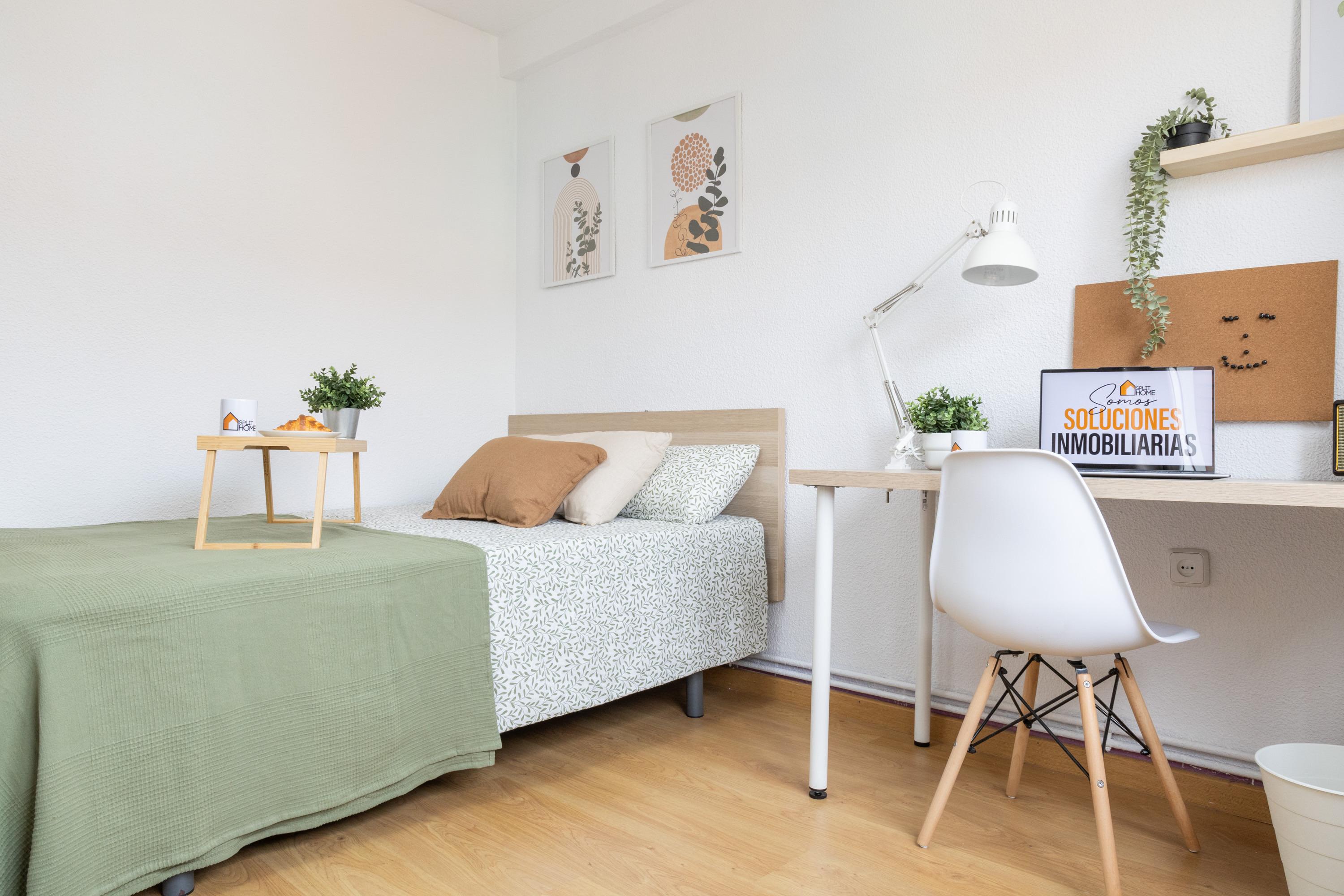 Habitación privada IV en Calle de Santa Eva