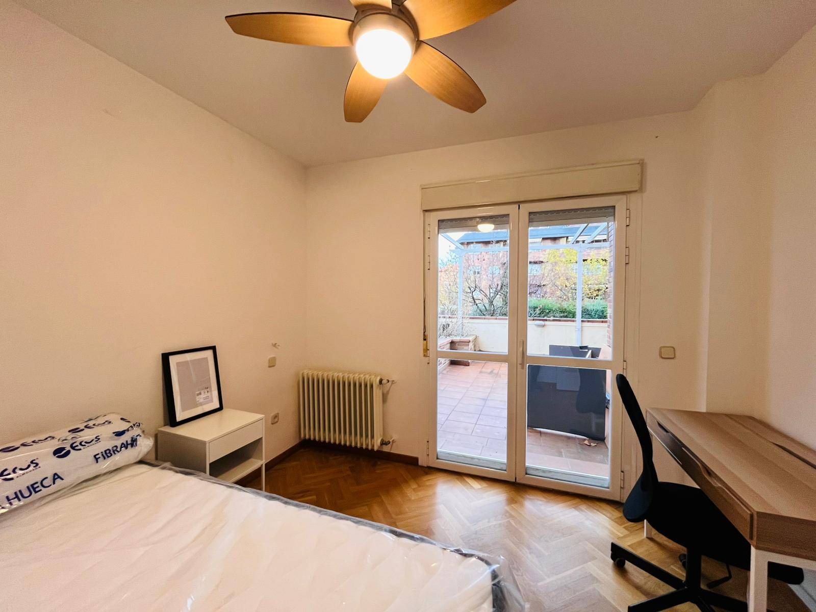 Habitación privada IV en Calle Alcalde Luis Egea 1/18