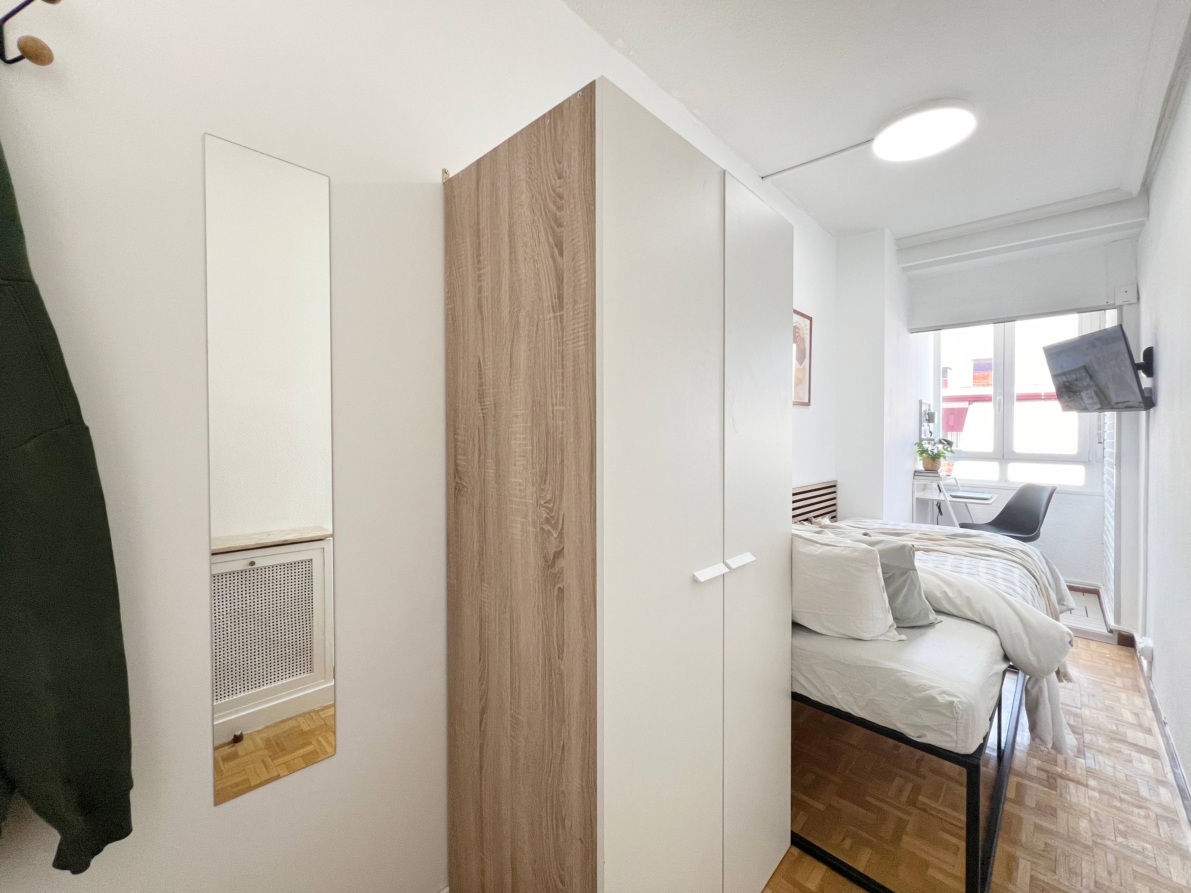 Habitación privada III en Calle de Pedro Heredia 2/18