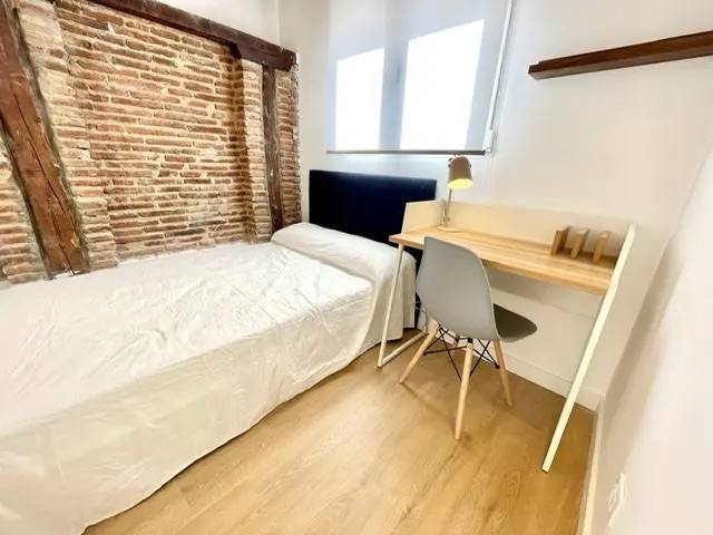 Habitación privada XVIII en Calle de Francos Rodríguez 2/24