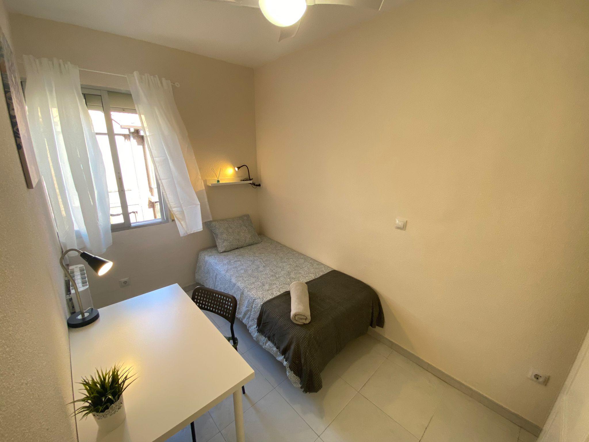 Habitación privada III en Calle de Valderrobres