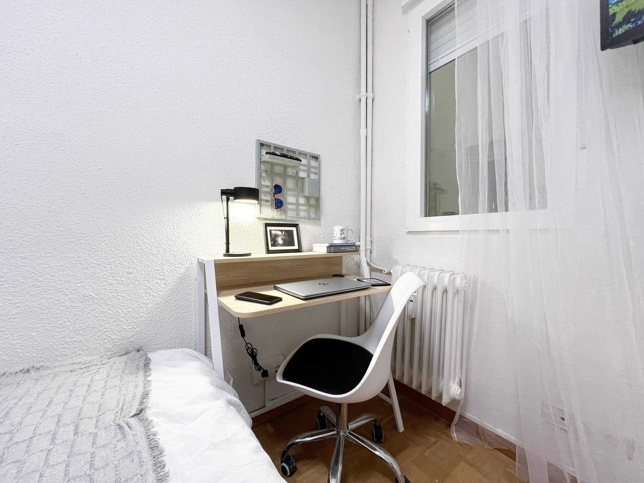 Habitación privada IV en Avenida de Valladolid 2/15