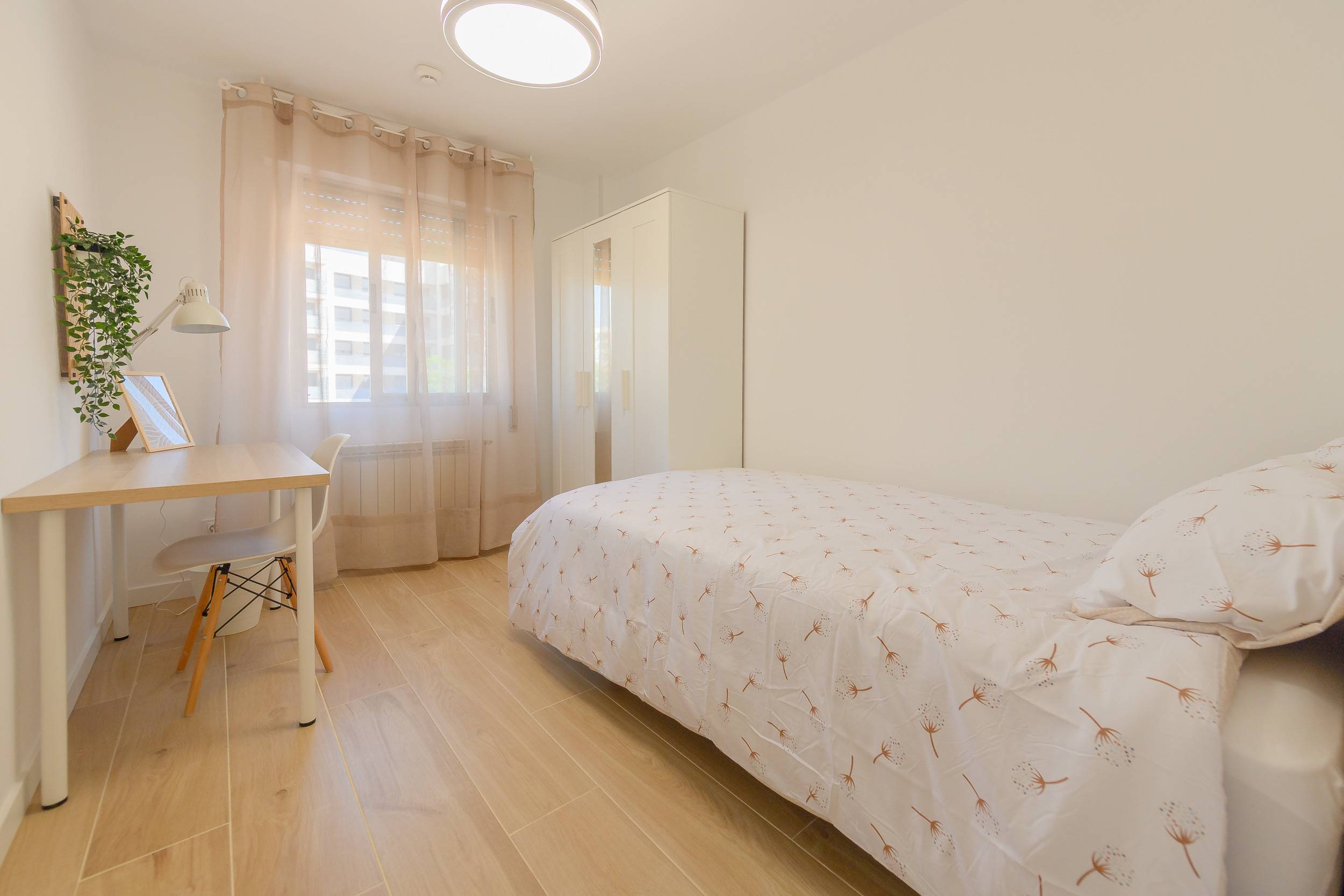 Habitación privada III en Calle Pizarro 2/25