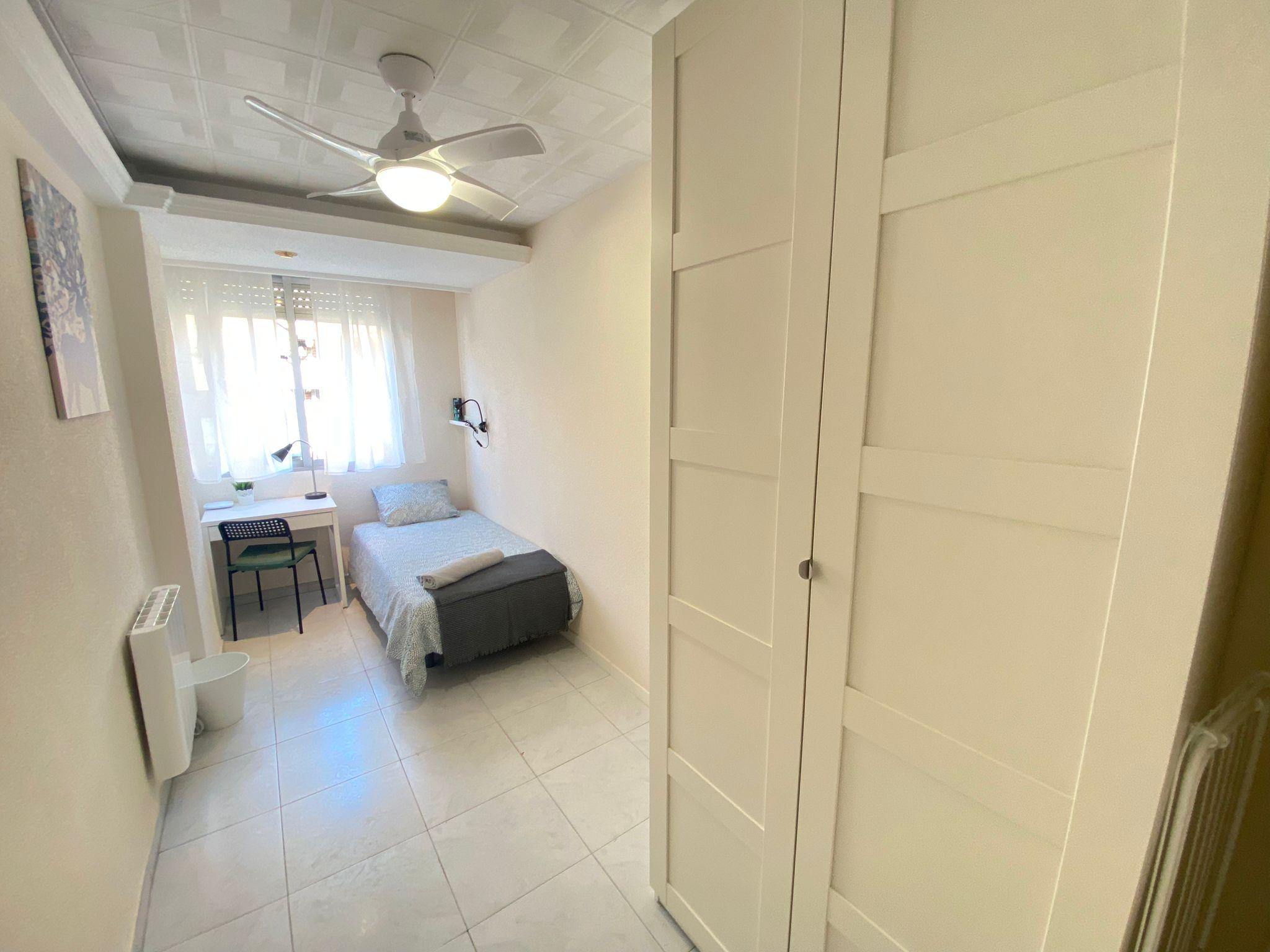 Habitación privada I en Calle de Valderrobres
