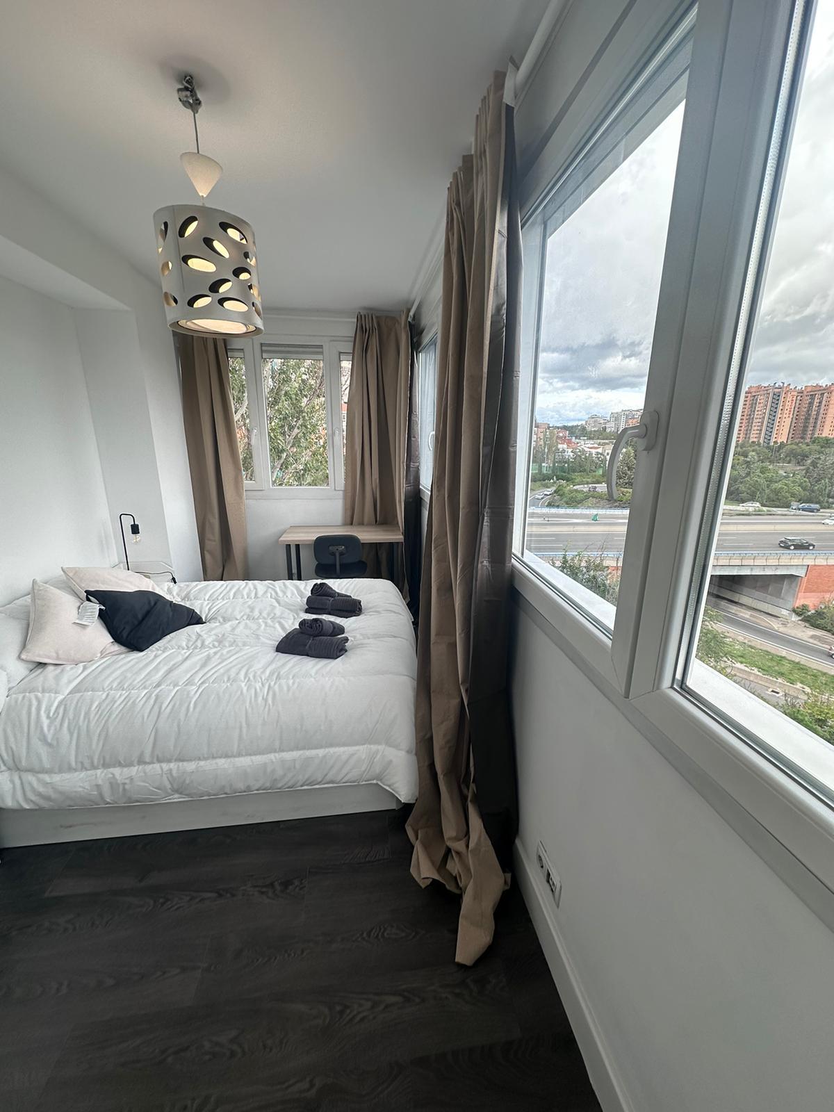 Habitación privada V en Avenida de América
