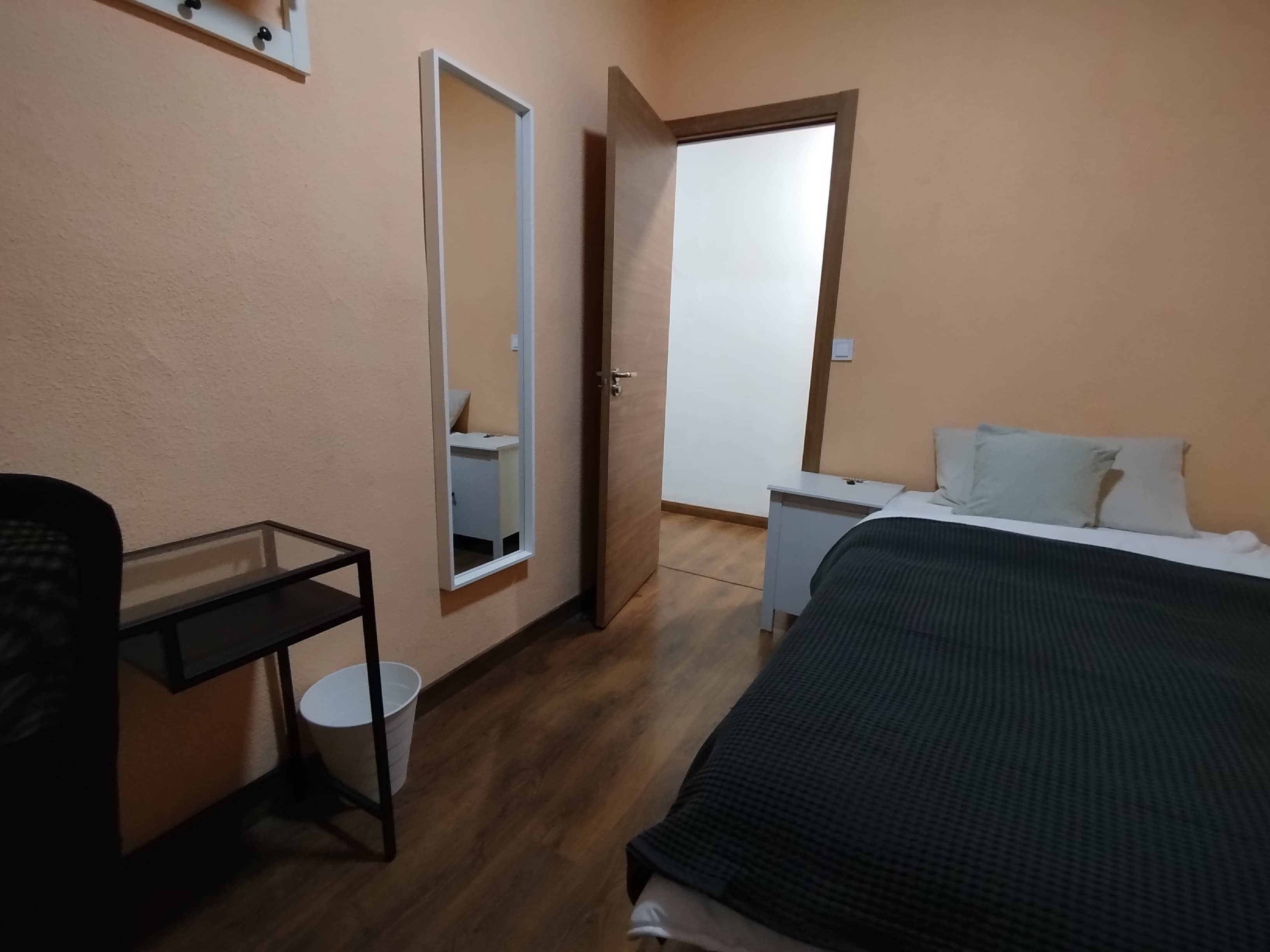 Habitación privada V en Calle de Toledo 2/19